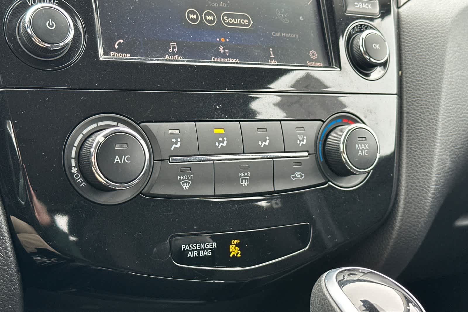 Thumbnail: 2022 Nissan Rogue Sport - 22