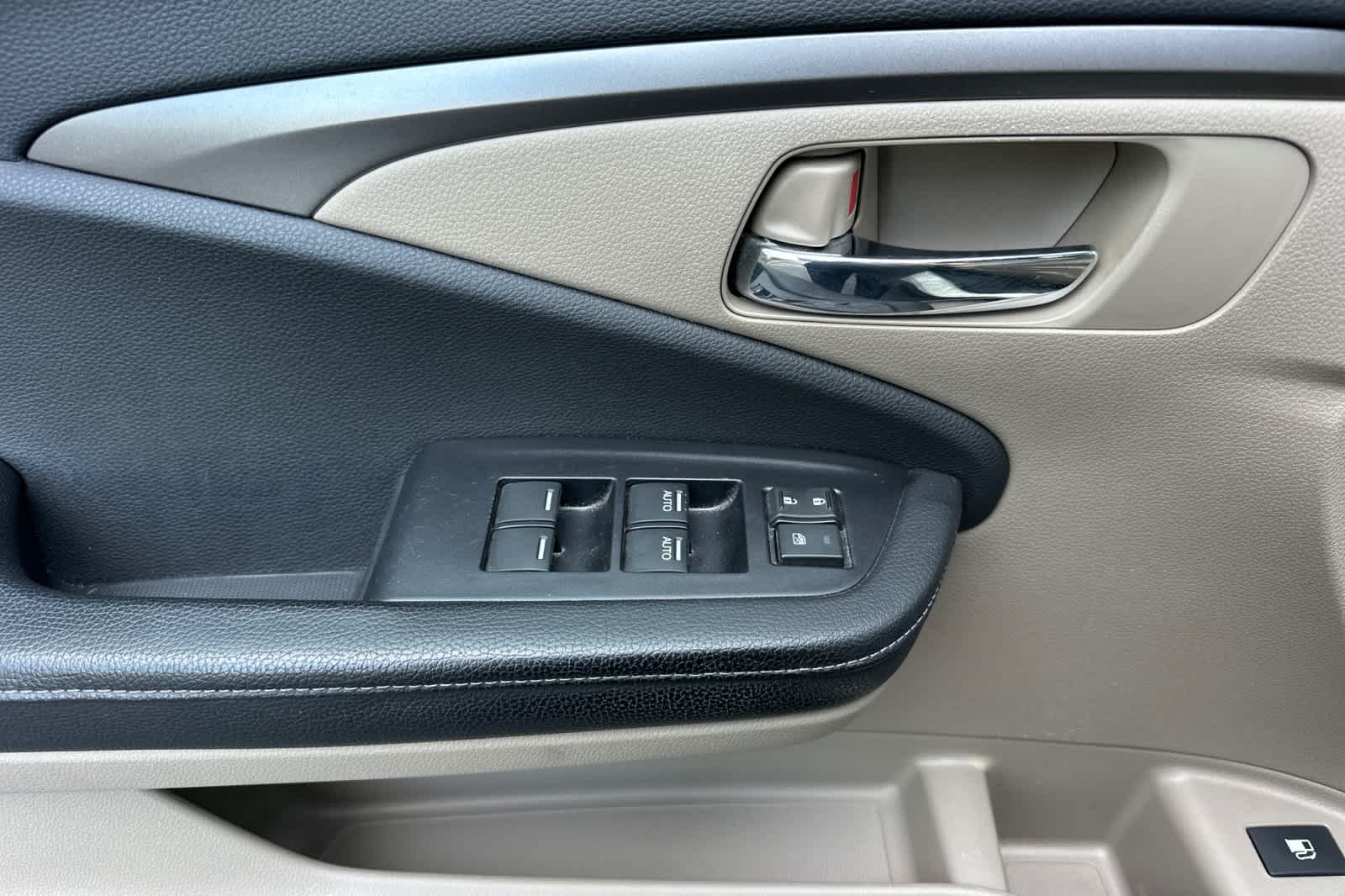 Thumbnail: 2019 Honda Ridgeline - 12