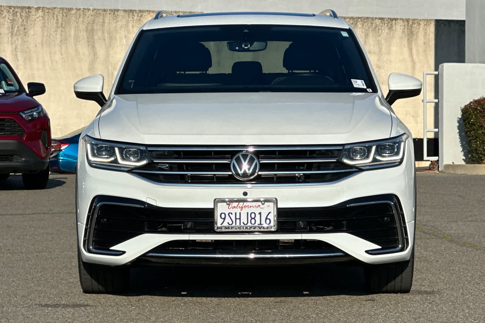 Thumbnail: 2023 Volkswagen Tiguan - 10