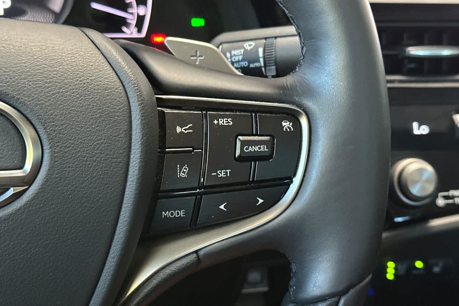 Thumbnail: 2025 Lexus ES - 27