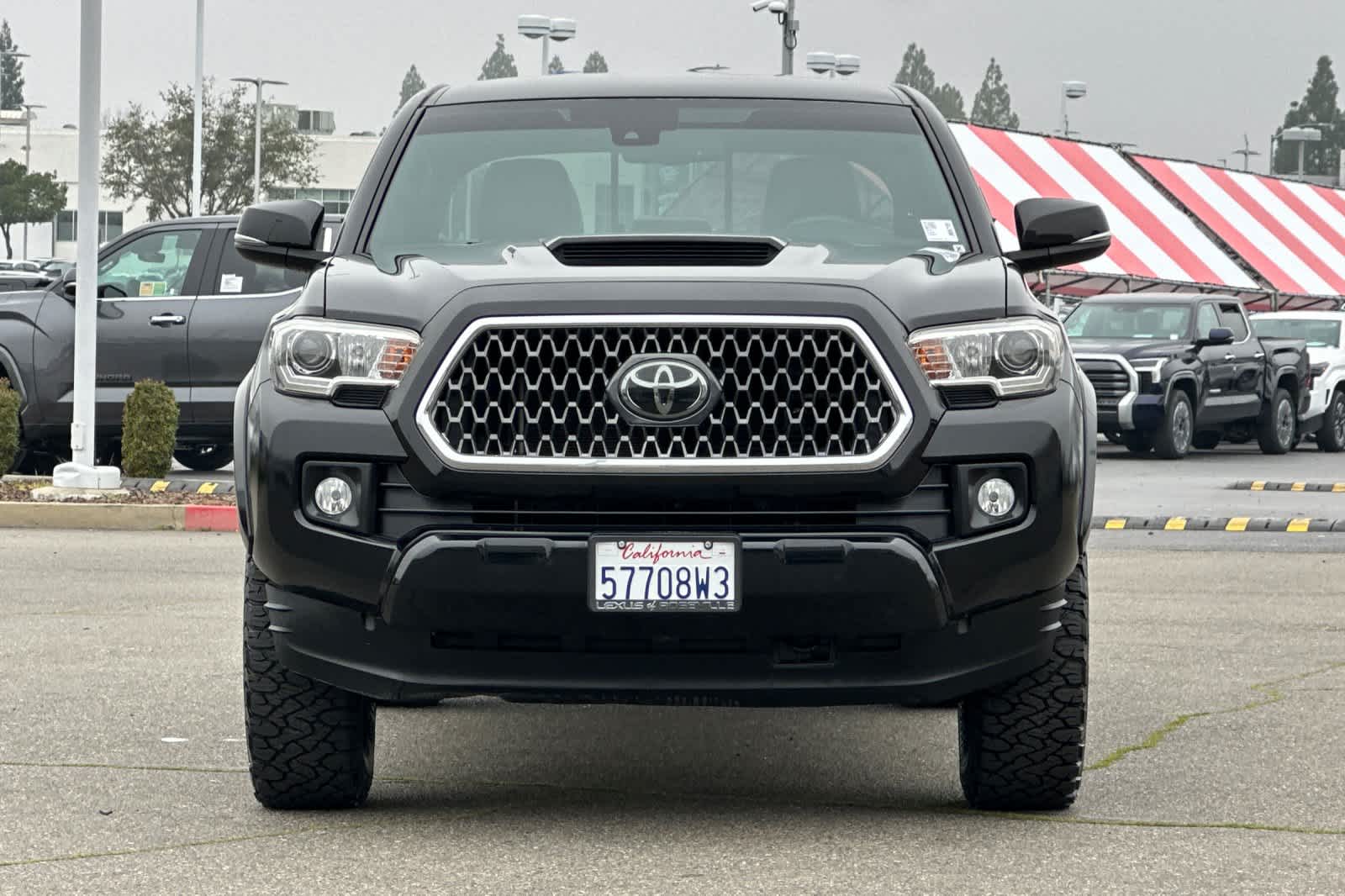 Thumbnail: 2018 Toyota Tacoma - 10