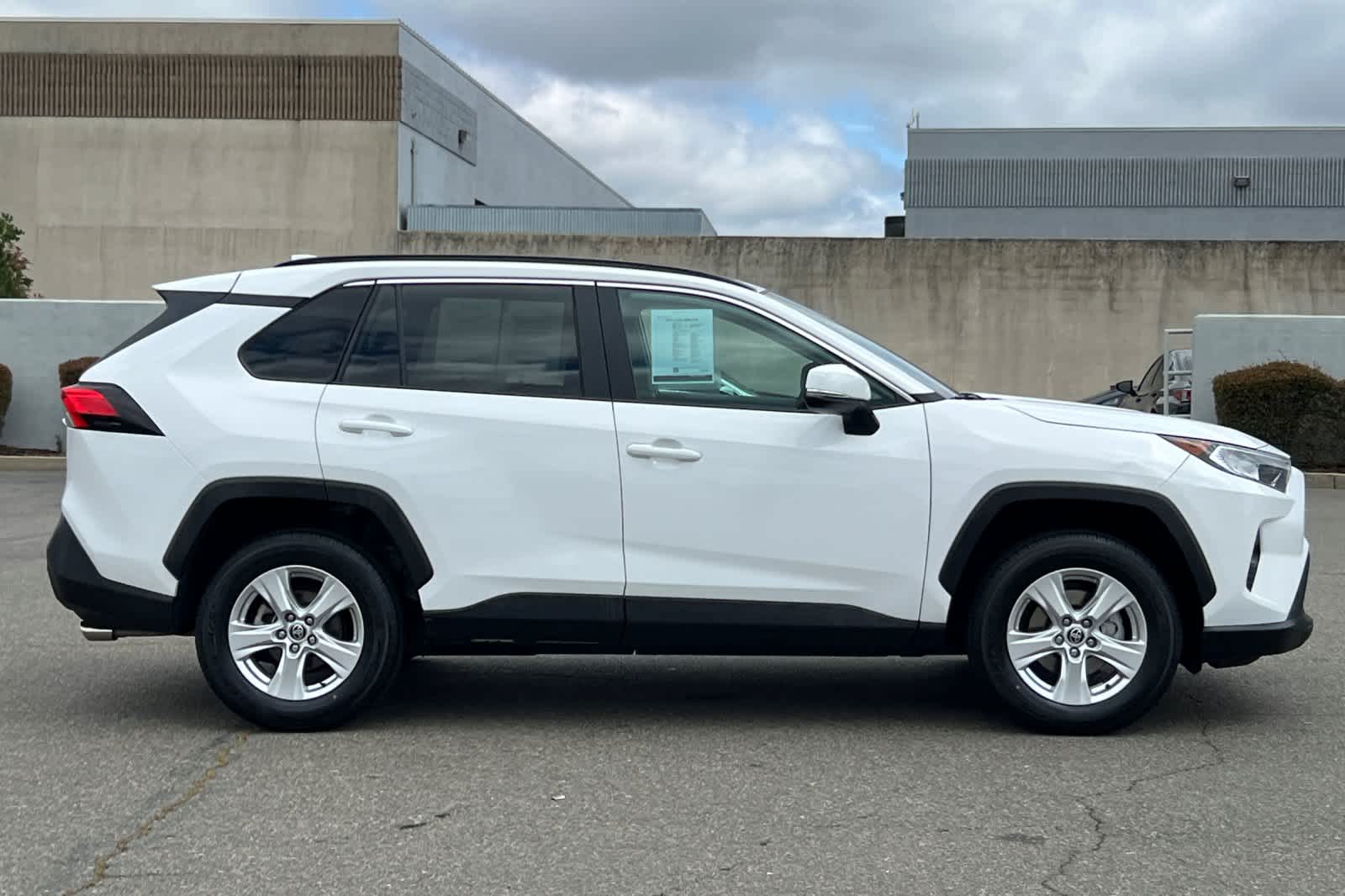 Thumbnail: 2021 Toyota RAV4 - 6