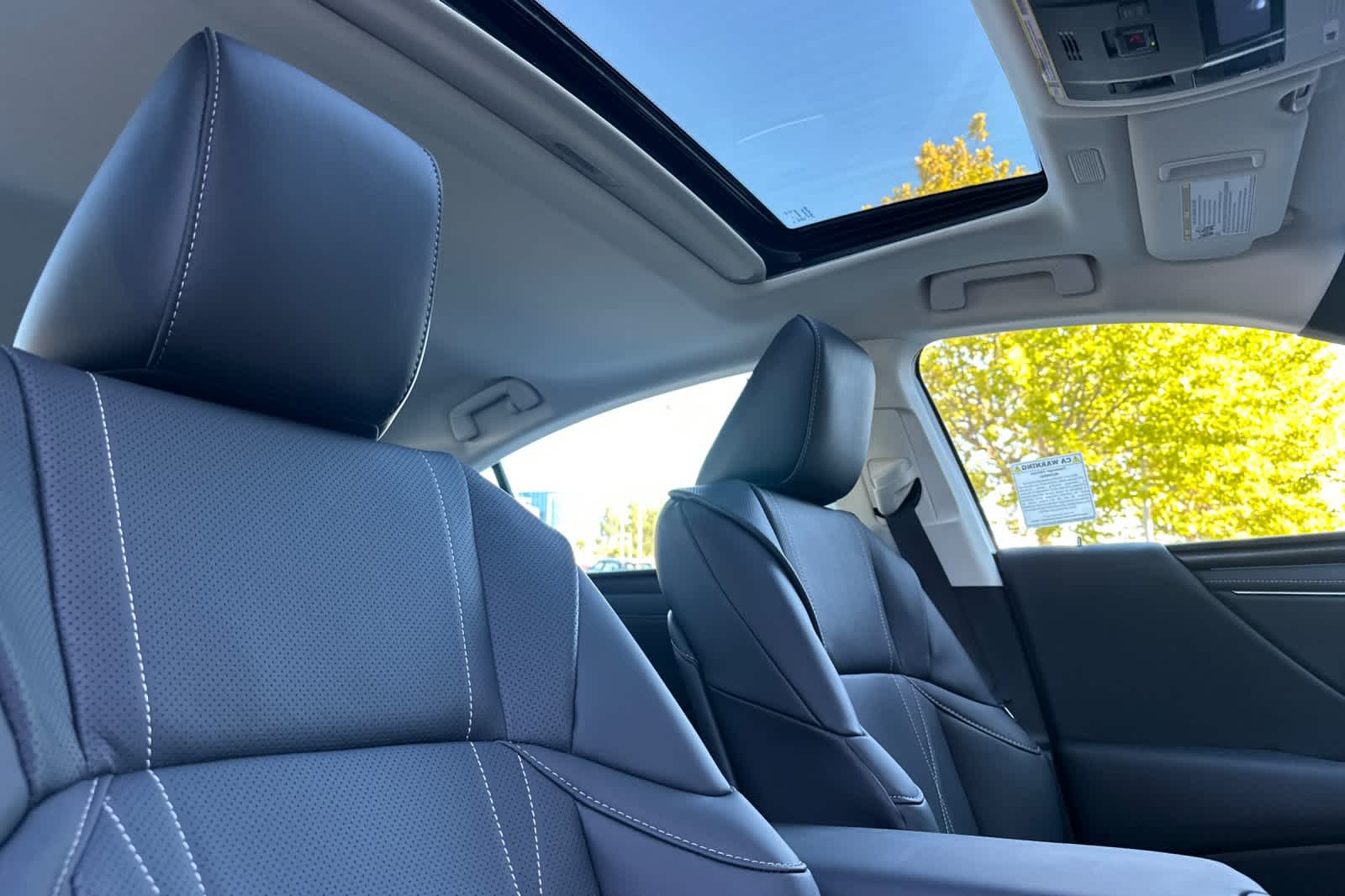 Thumbnail: 2025 Lexus ES - 17