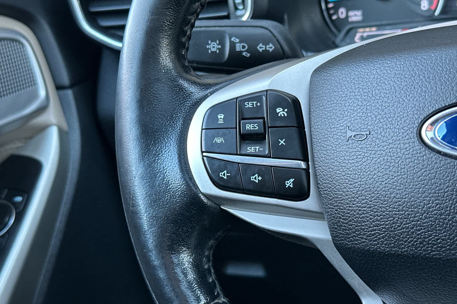 Thumbnail: 2021 Ford Explorer - 28