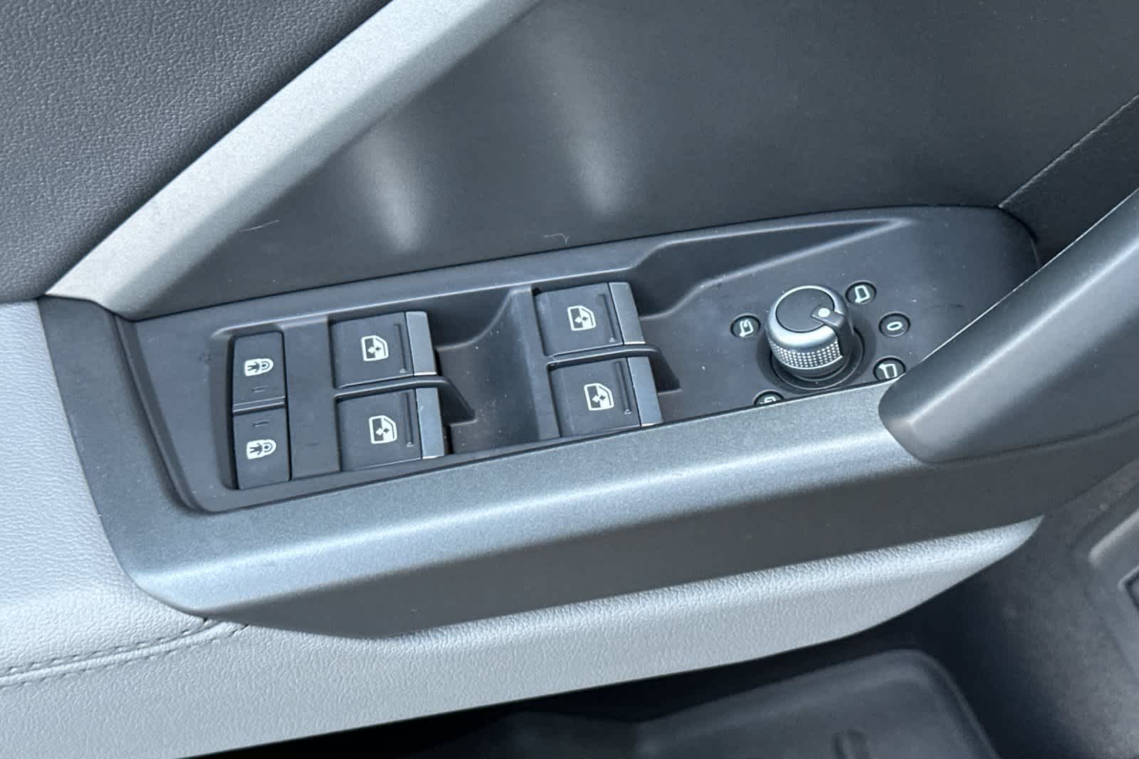 Thumbnail: 2024 Audi Q3 - 13