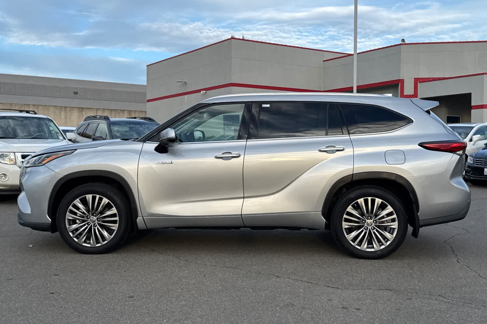 Thumbnail: 2021 Toyota Highlander - 9