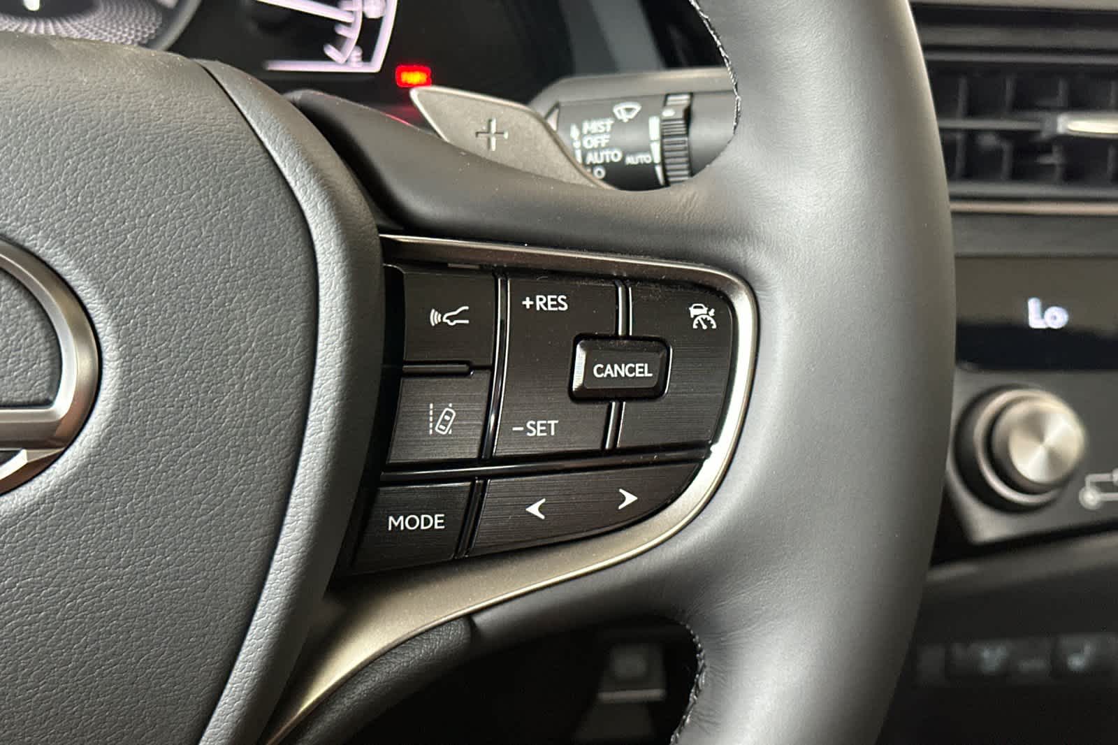 Thumbnail: 2025 Lexus ES - 26