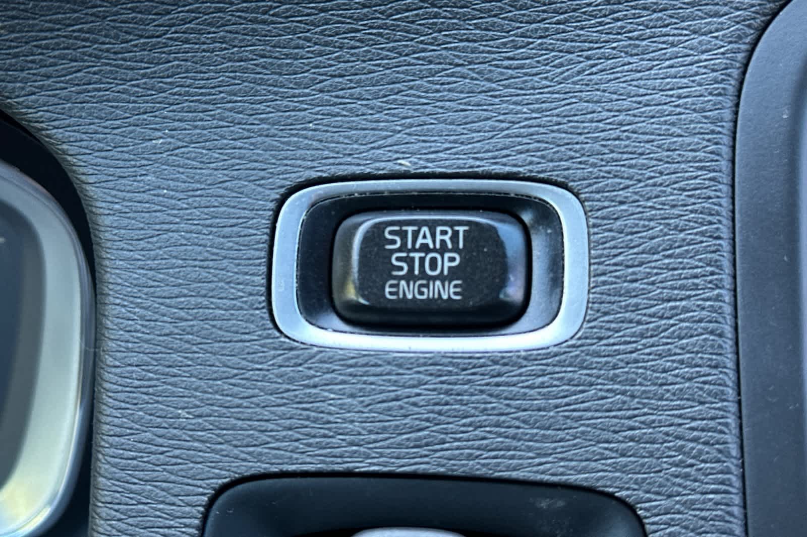 Thumbnail: 2017 Volvo S60 - 23