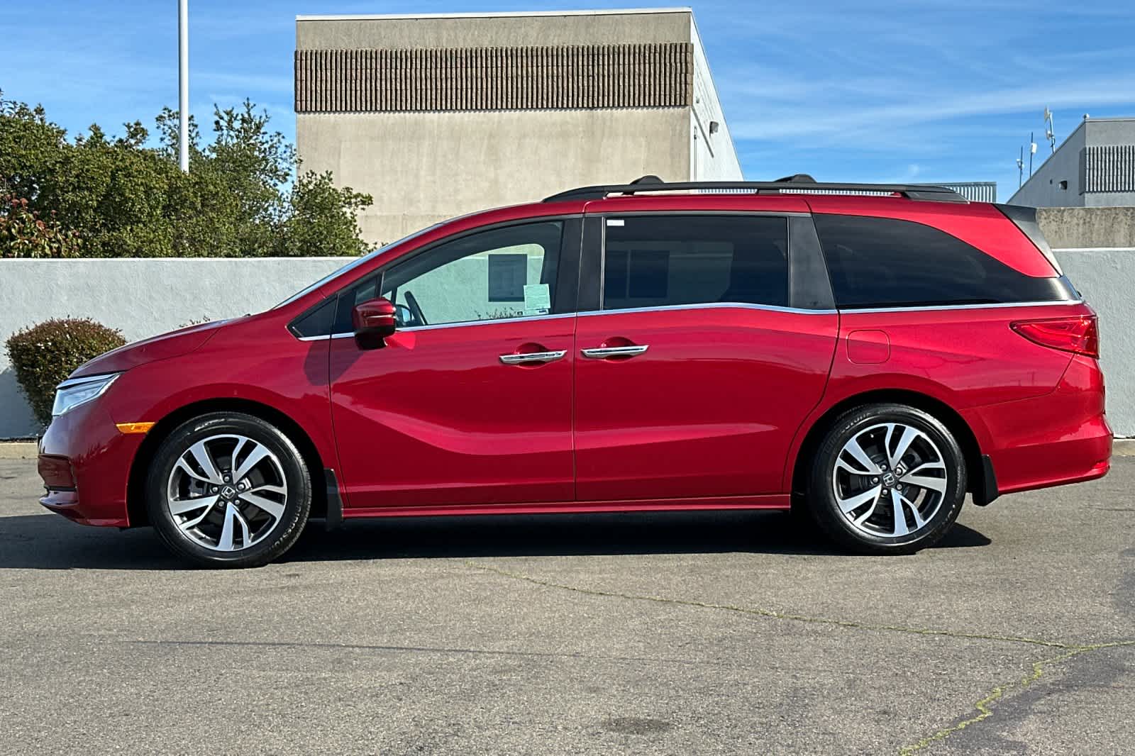 Thumbnail: 2023 Honda Odyssey - 9