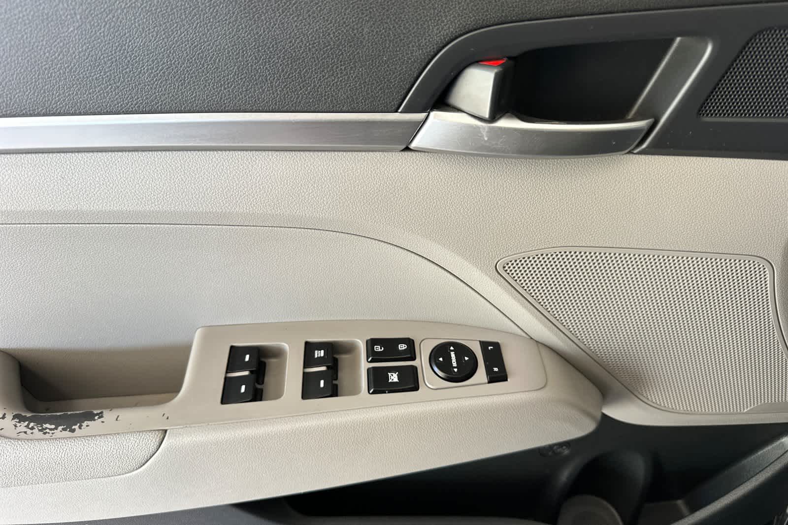 Thumbnail: 2020 Hyundai Elantra - 12