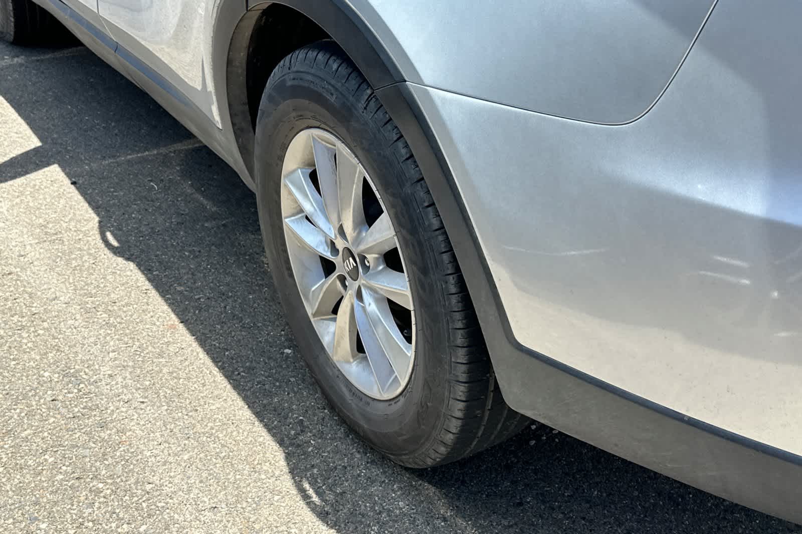 Thumbnail: 2019 Kia Sorento - 18