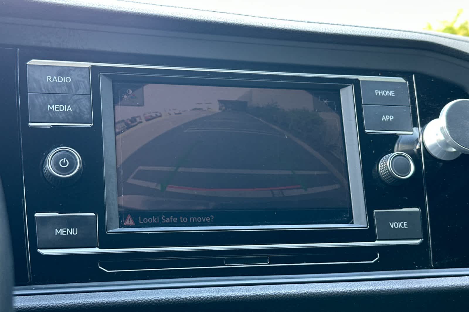 Thumbnail: 2022 Volkswagen Jetta - 19