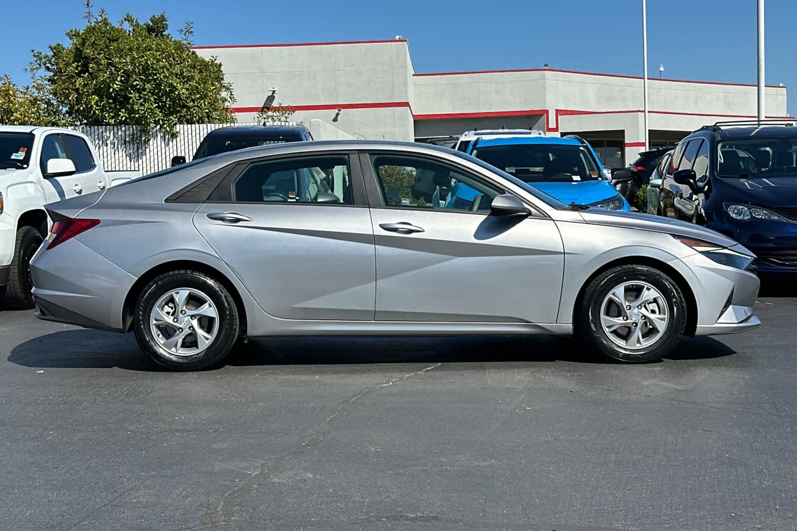 Thumbnail: 2021 Hyundai Elantra - 6