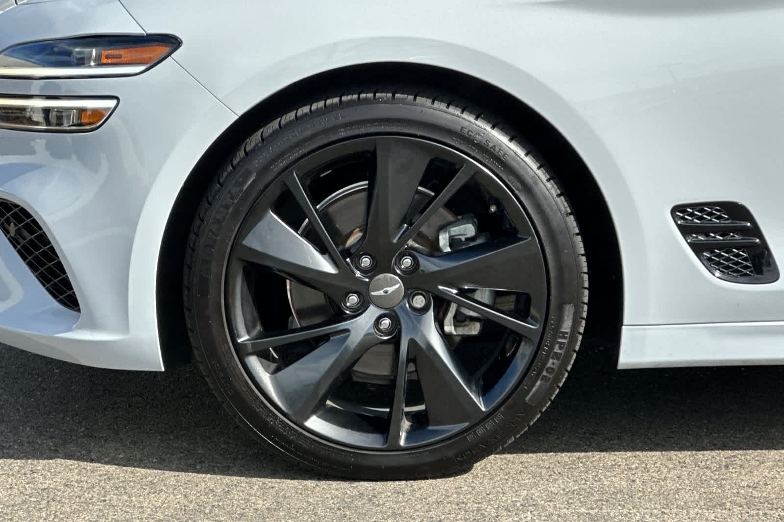 Thumbnail: 2023 Genesis G70 - 32