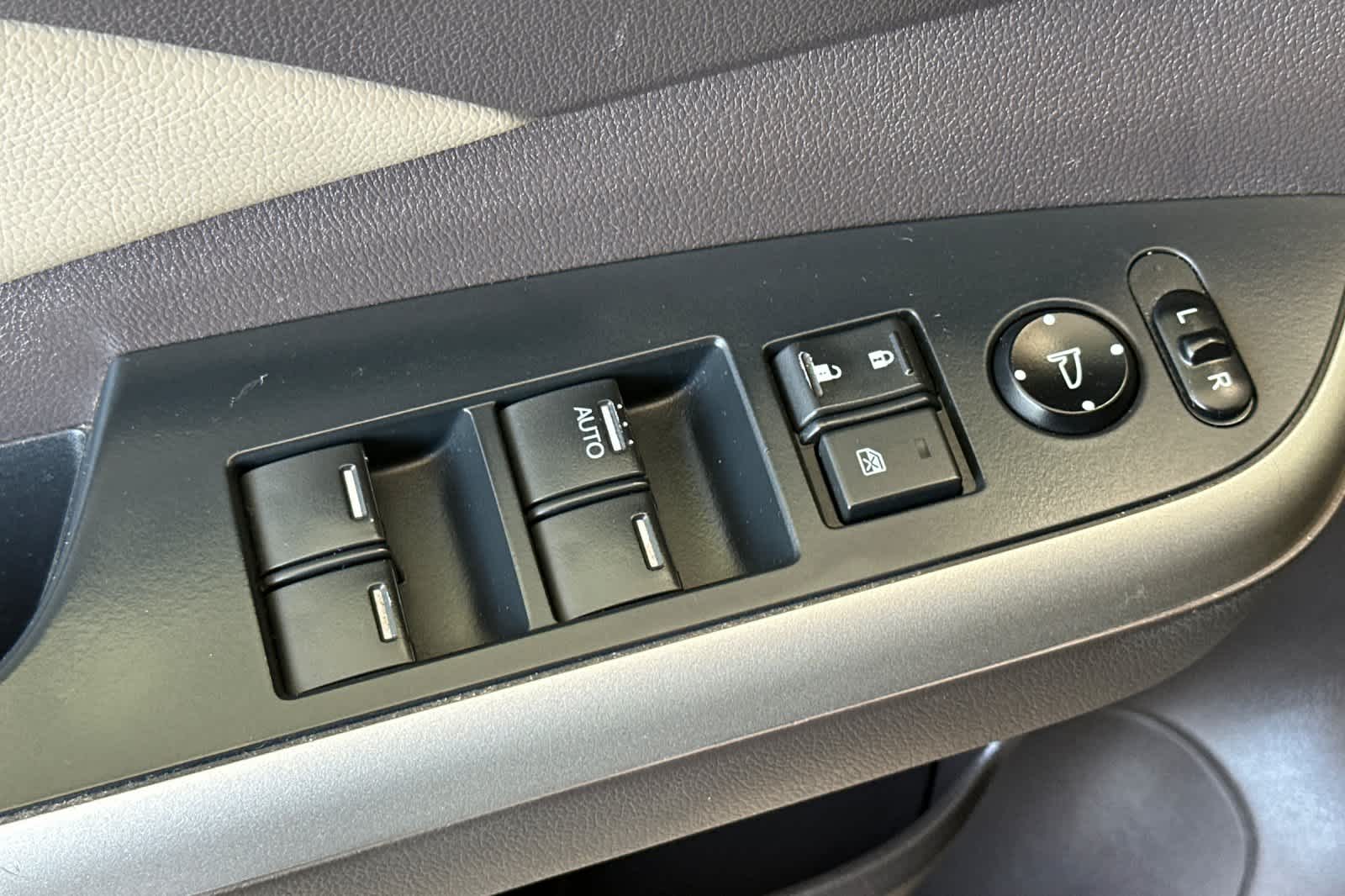 Thumbnail: 2014 Honda CR-V - 13