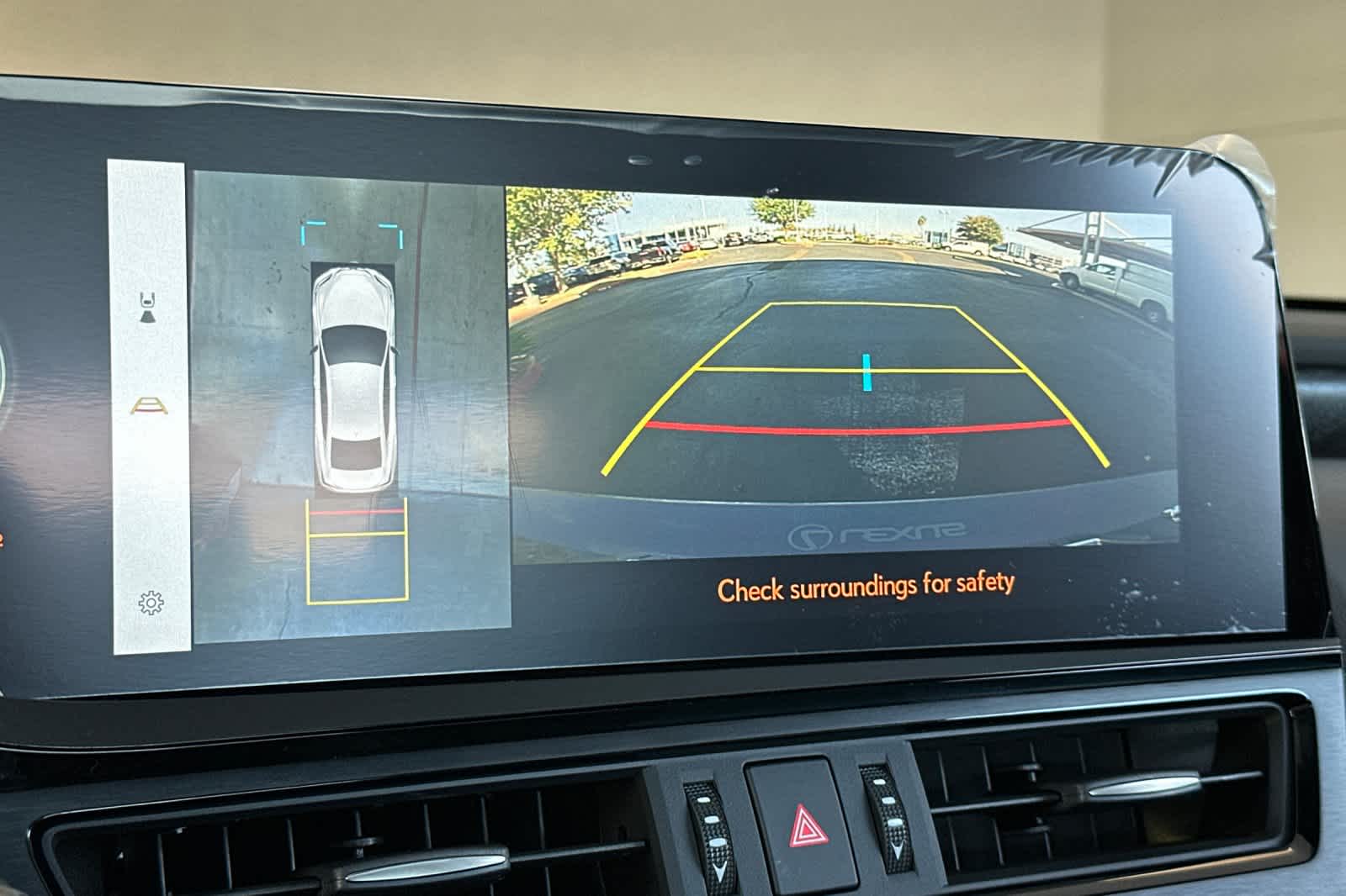 Thumbnail: 2025 Lexus ES - 21