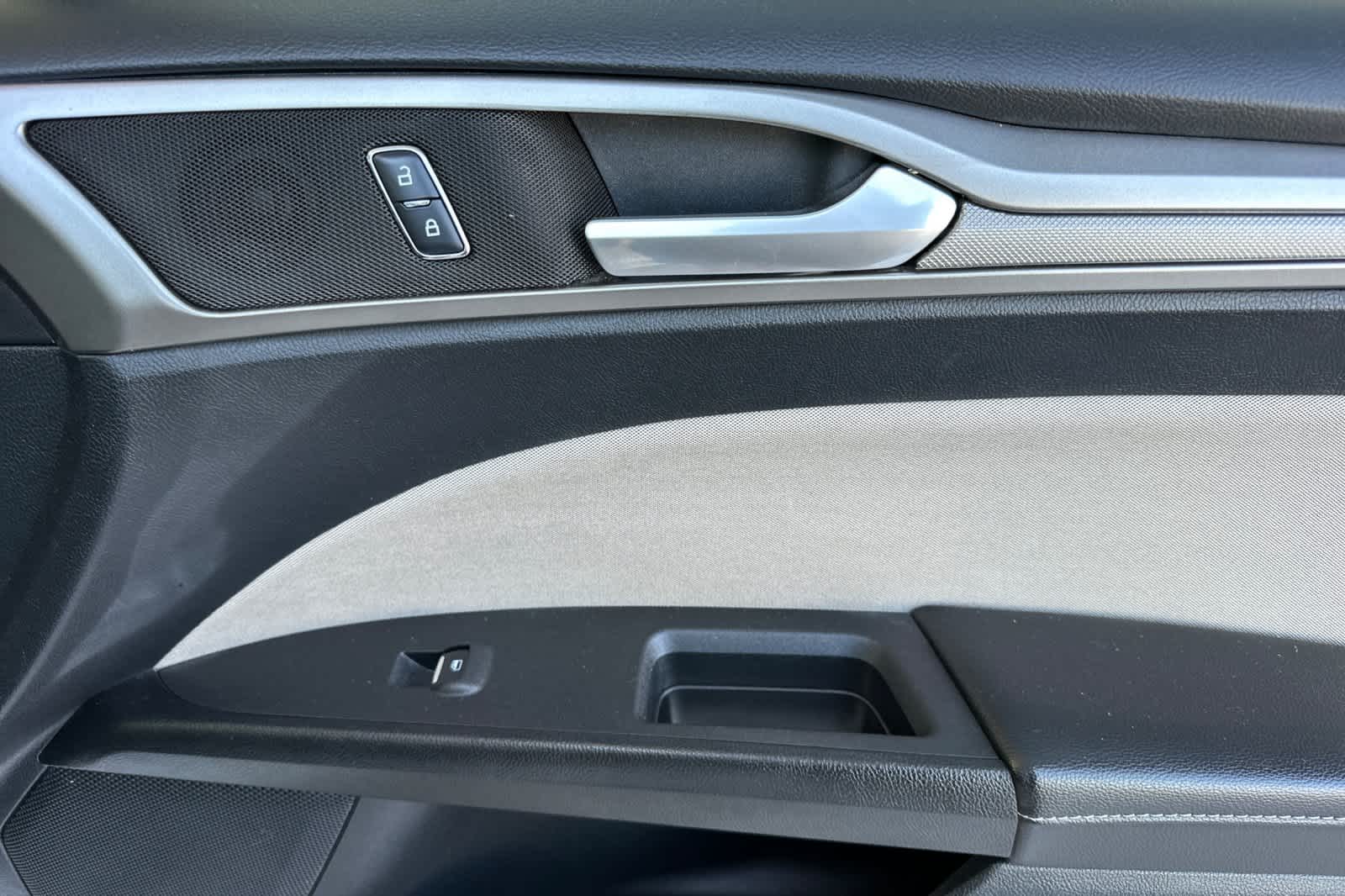 Thumbnail: 2018 Ford Fusion - 17