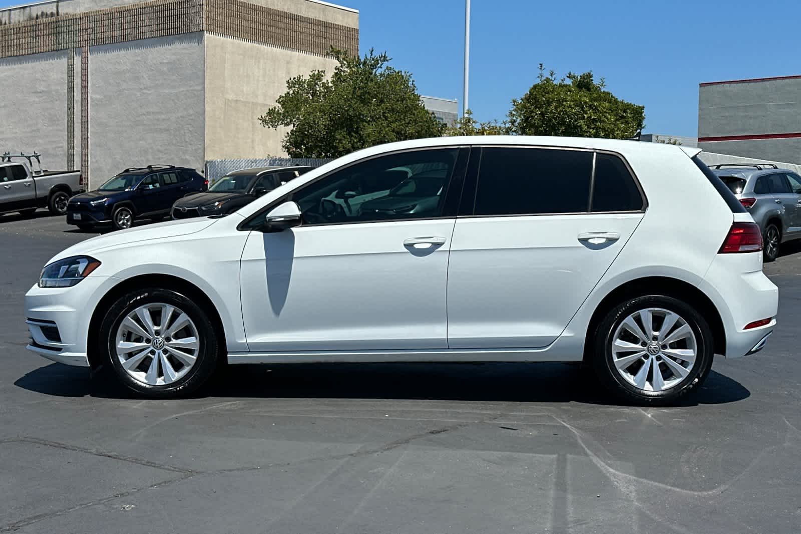Thumbnail: 2021 Volkswagen Golf - 9