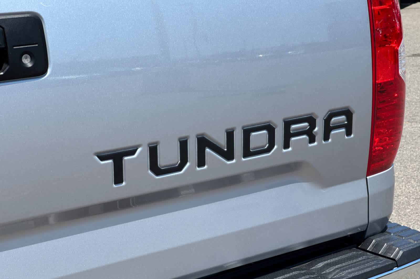 Thumbnail: 2016 Toyota Tundra - 31