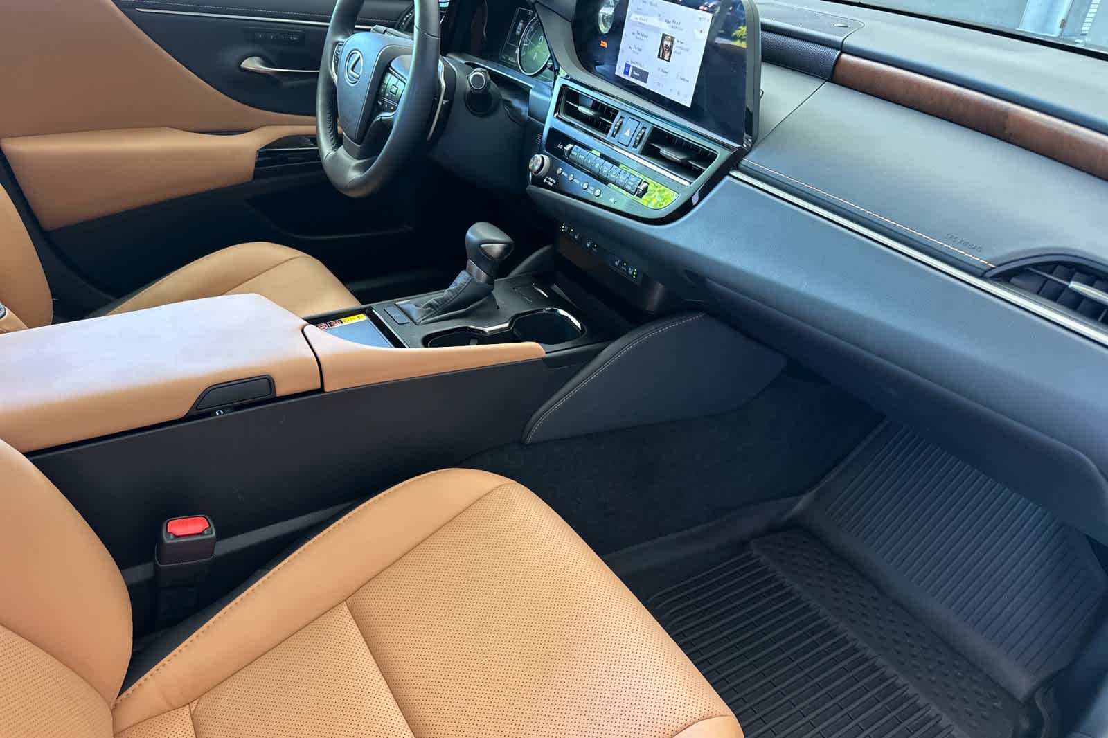 Thumbnail: 2025 Lexus ES - 16