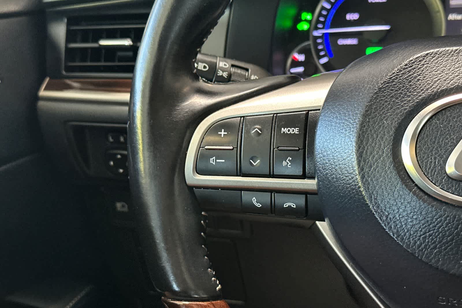 Thumbnail: 2018 Lexus ES - 25
