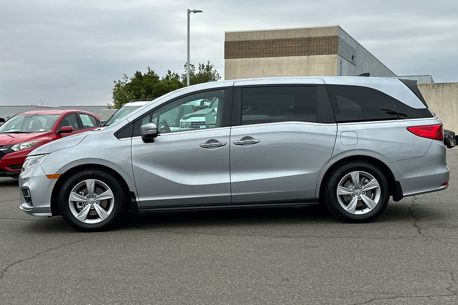 Thumbnail: 2019 Honda Odyssey - 9