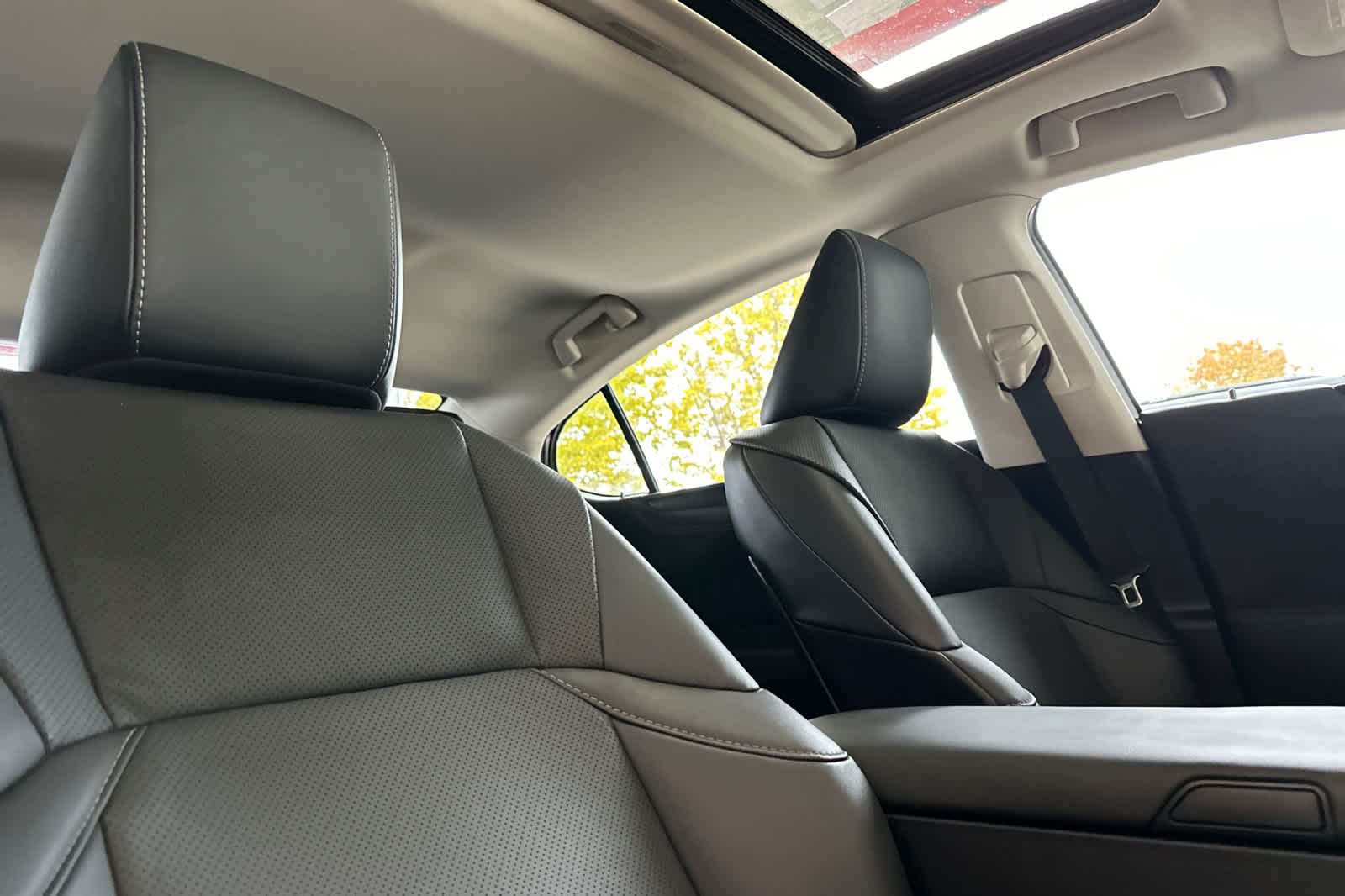 Thumbnail: 2023 Lexus ES - 17