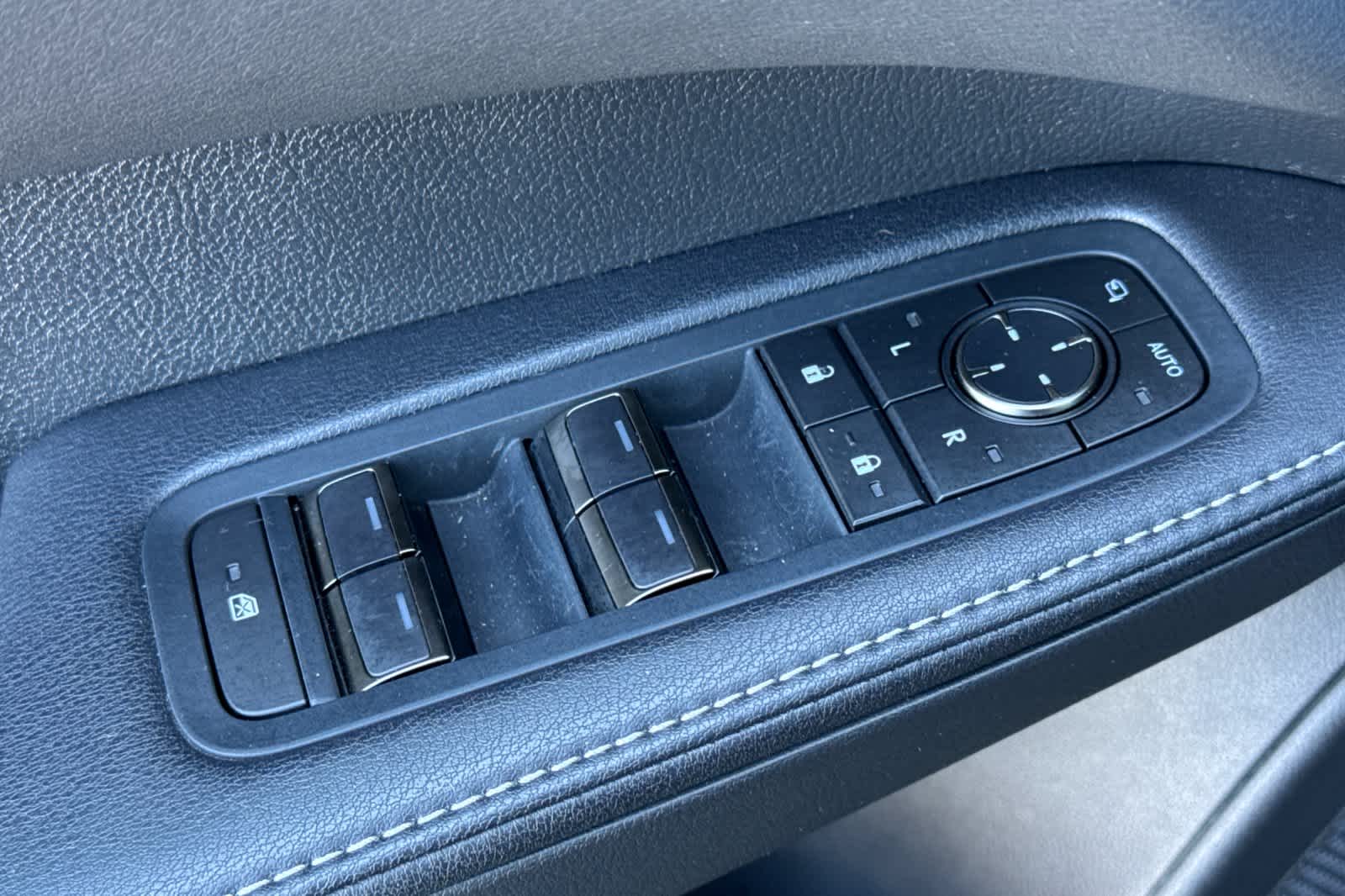 Thumbnail: 2025 Lexus RX - 13