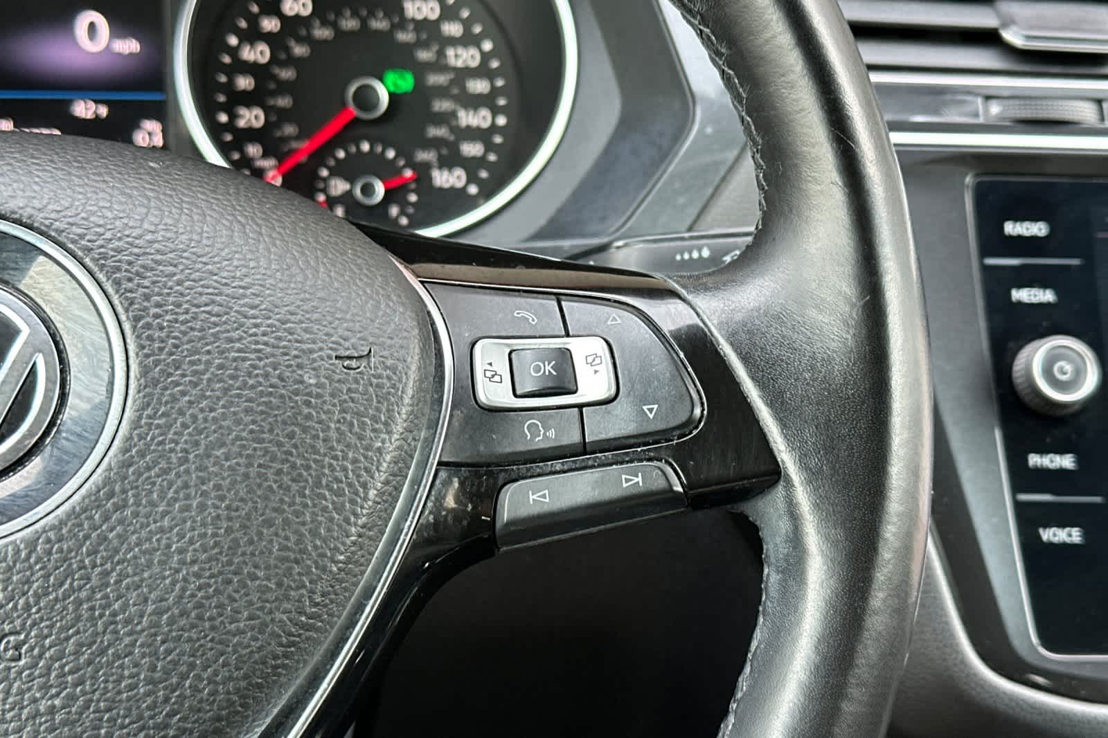 Thumbnail: 2018 Volkswagen Tiguan - 28