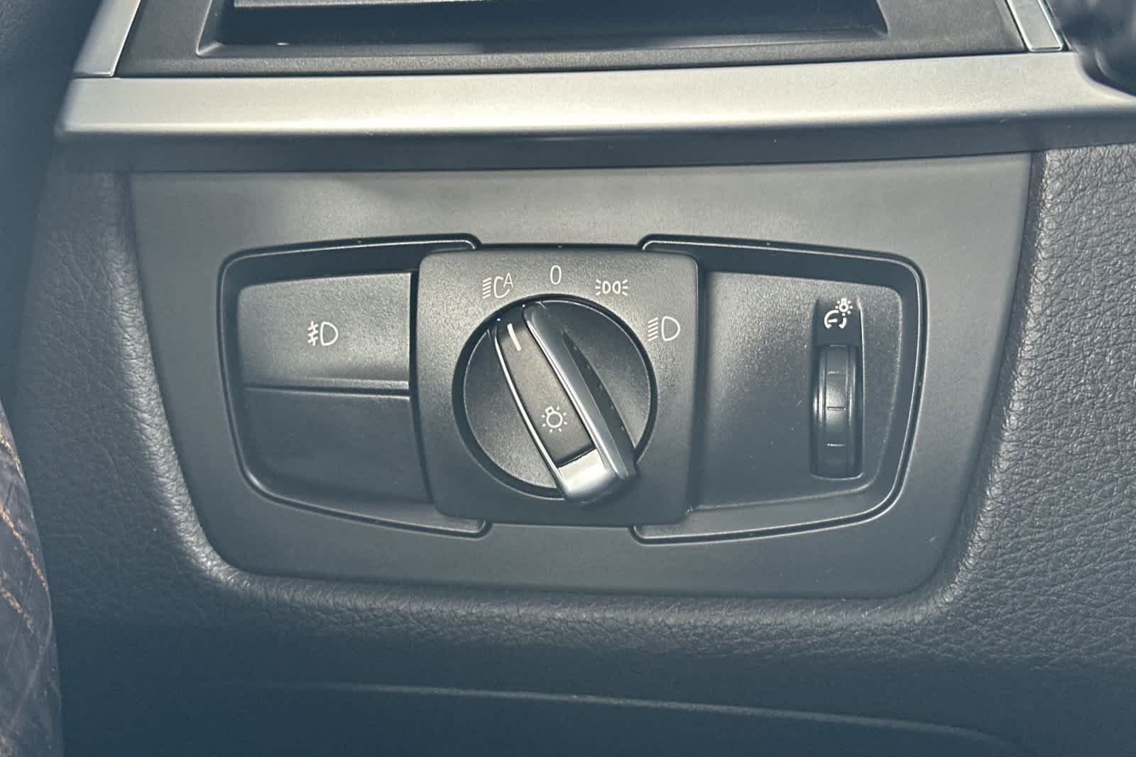 Thumbnail: 2016 BMW 3 Series - 30