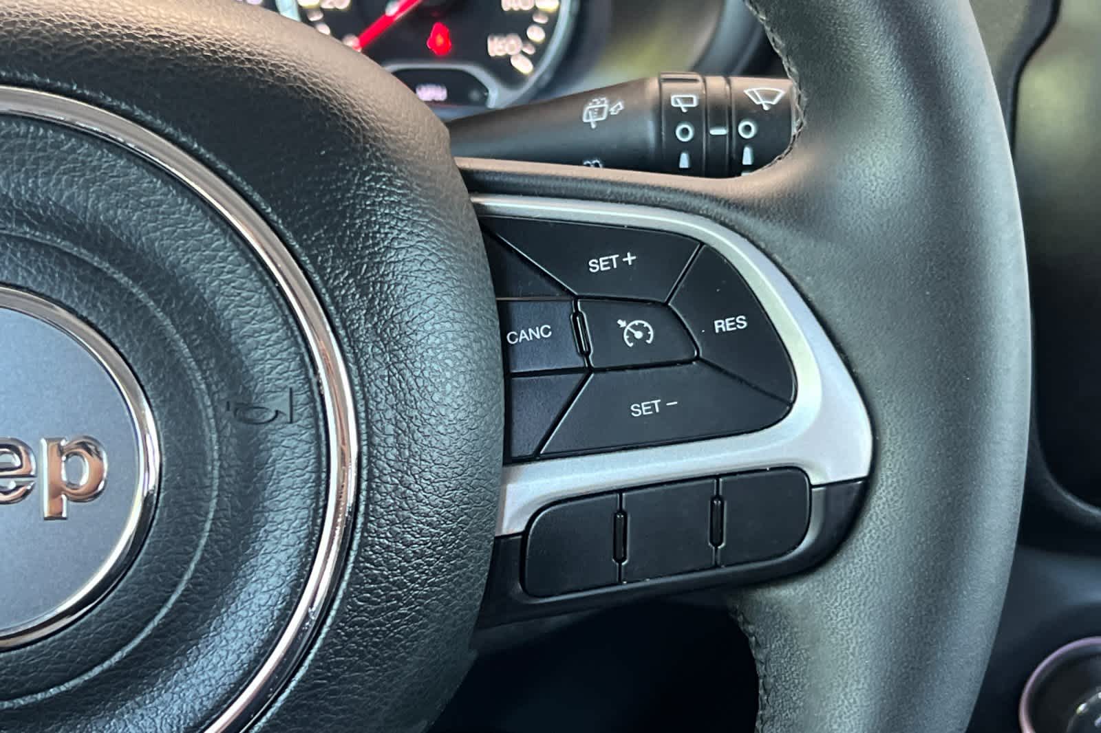Thumbnail: 2018 Jeep Renegade - 25