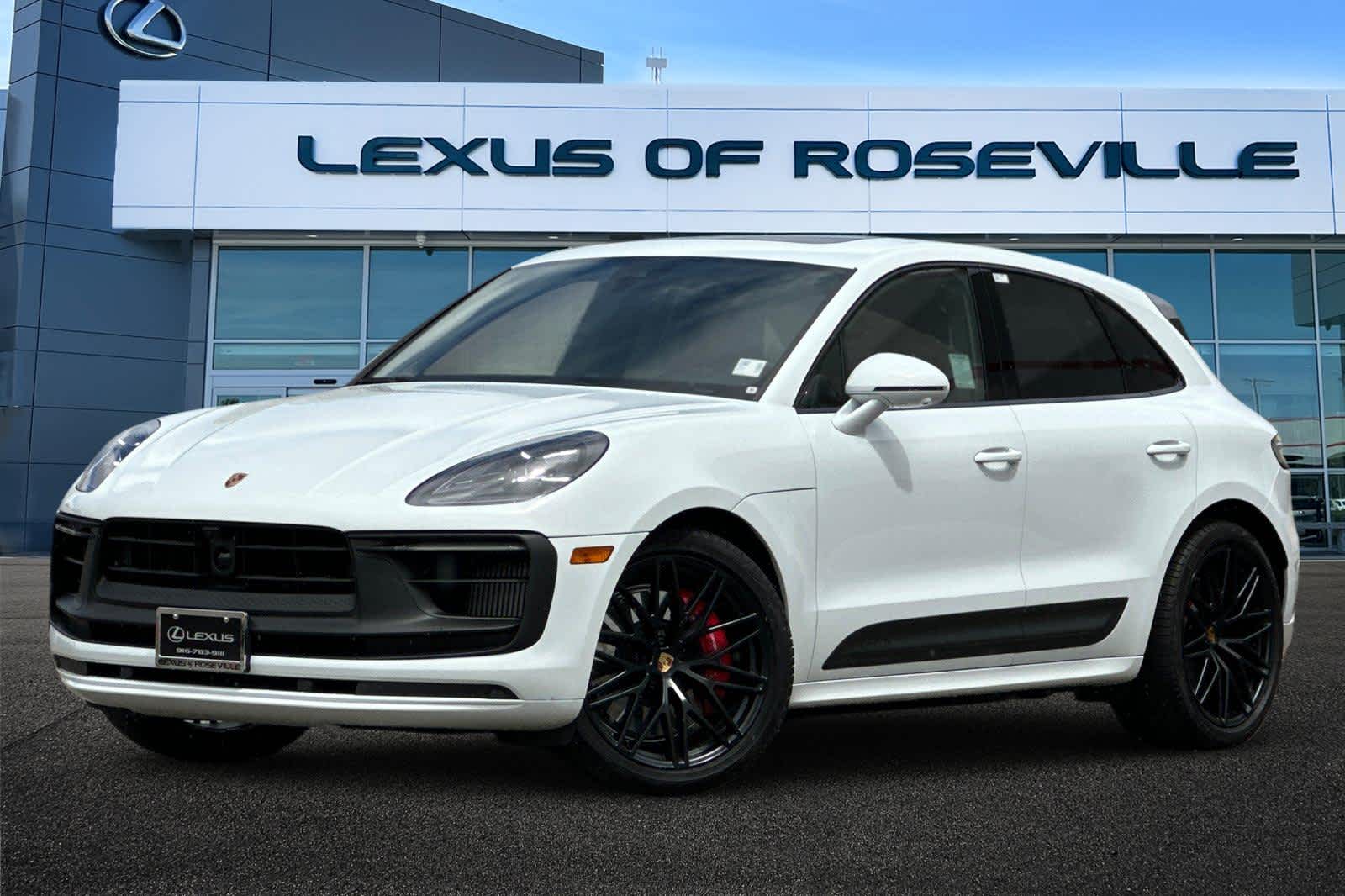 Thumbnail: 2023 Porsche Macan - 1