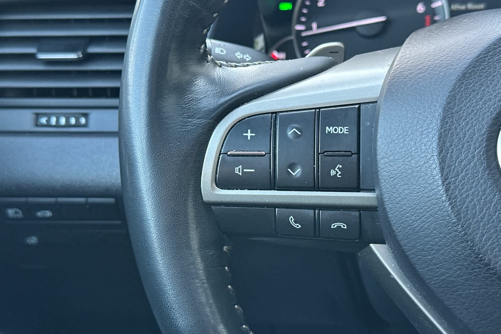 Thumbnail: 2020 Lexus RX - 27