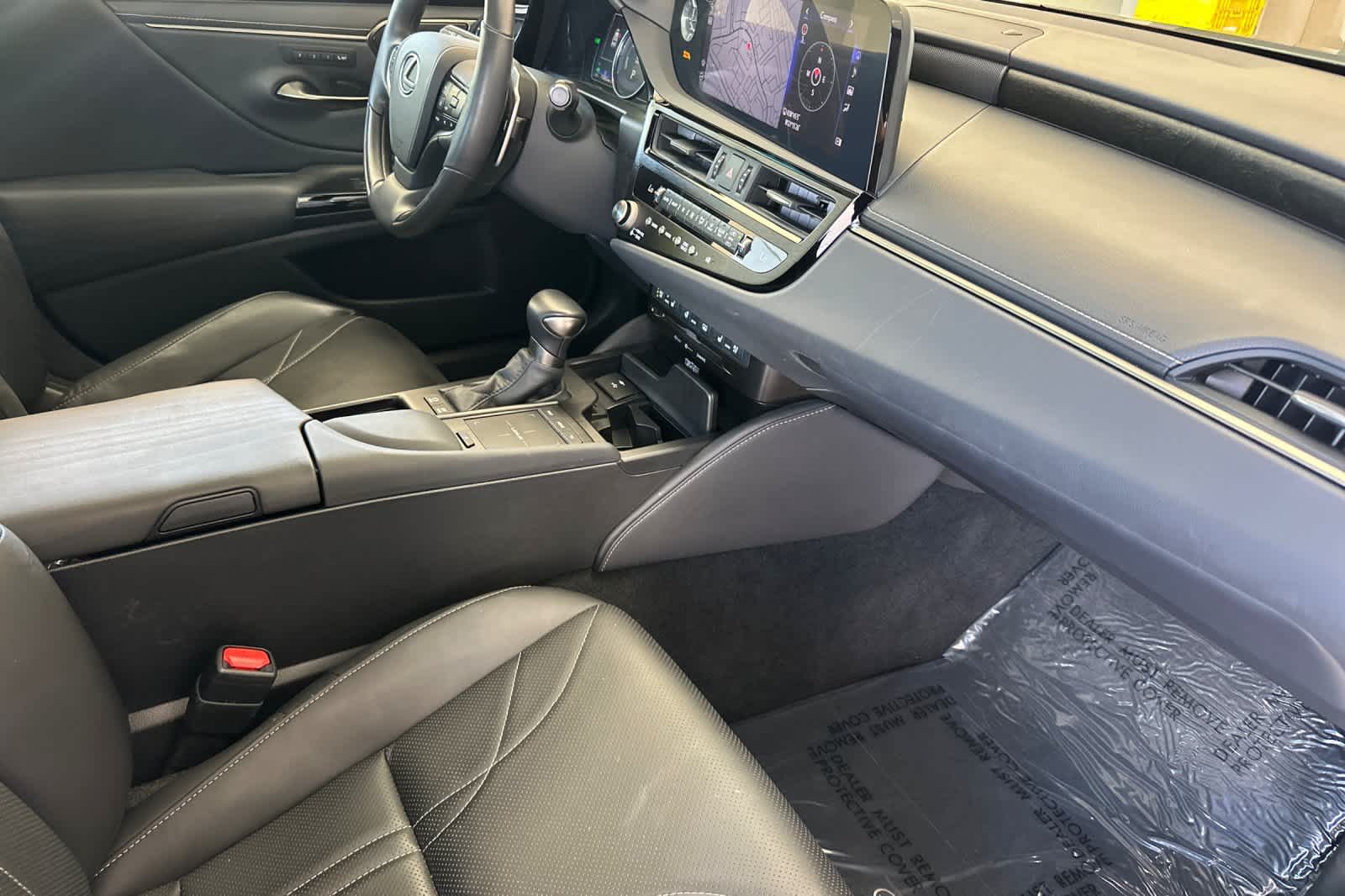 2022 Lexus ES  16
