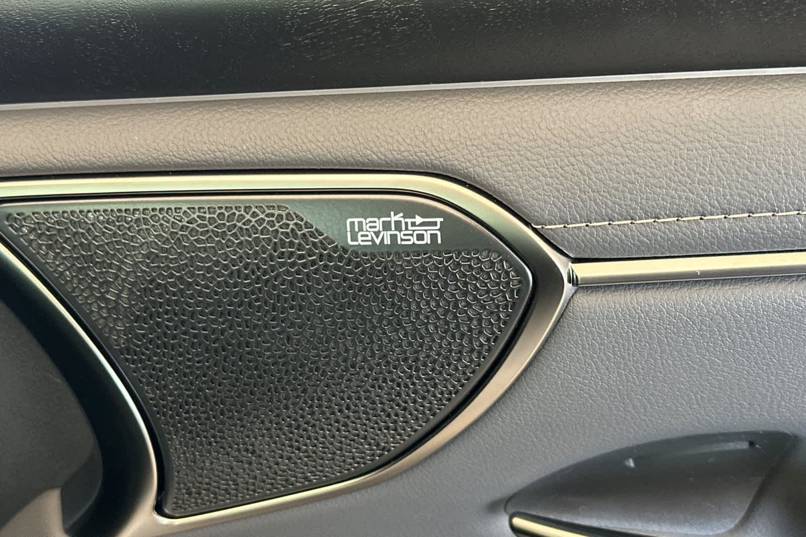 Thumbnail: 2025 Lexus ES - 19