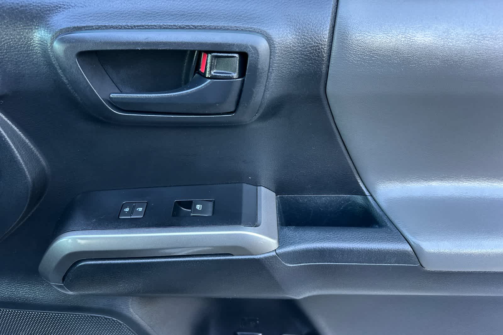 Thumbnail: 2019 Toyota Tacoma - 17