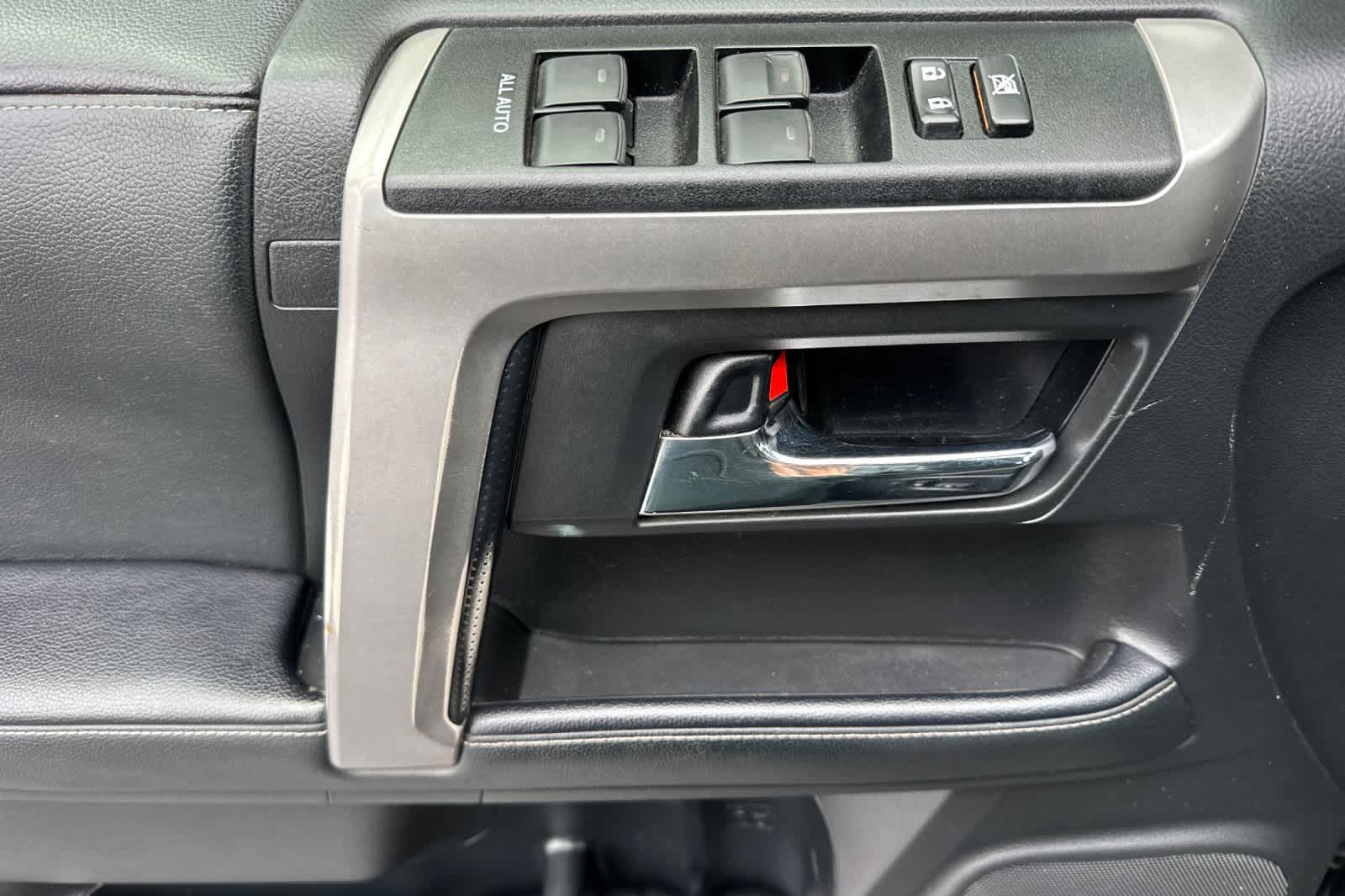 Thumbnail: 2021 Toyota 4Runner - 12