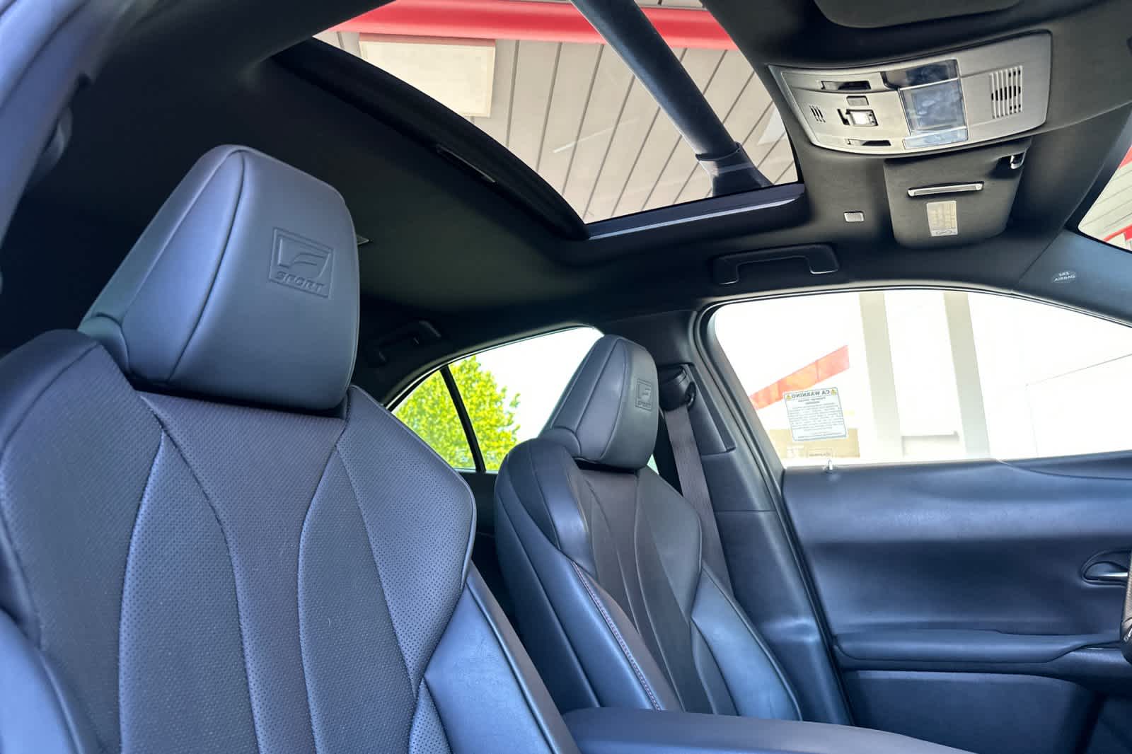 Thumbnail: 2019 Lexus UX - 18