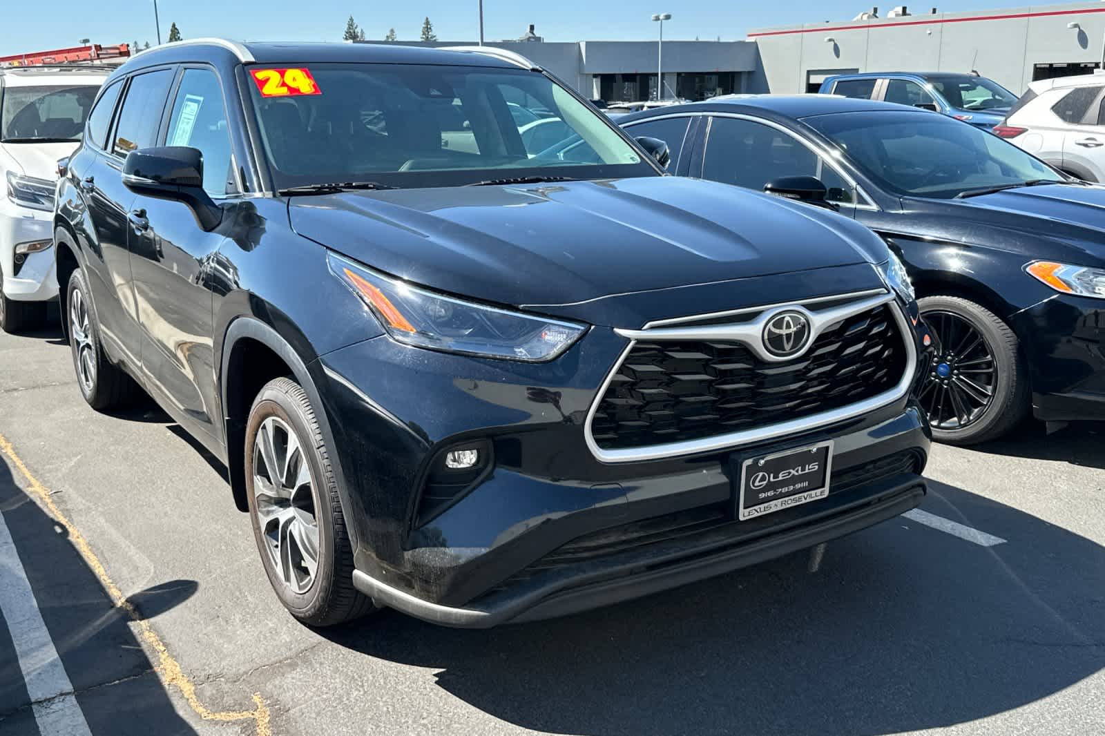 Thumbnail: 2024 Toyota Highlander - 3