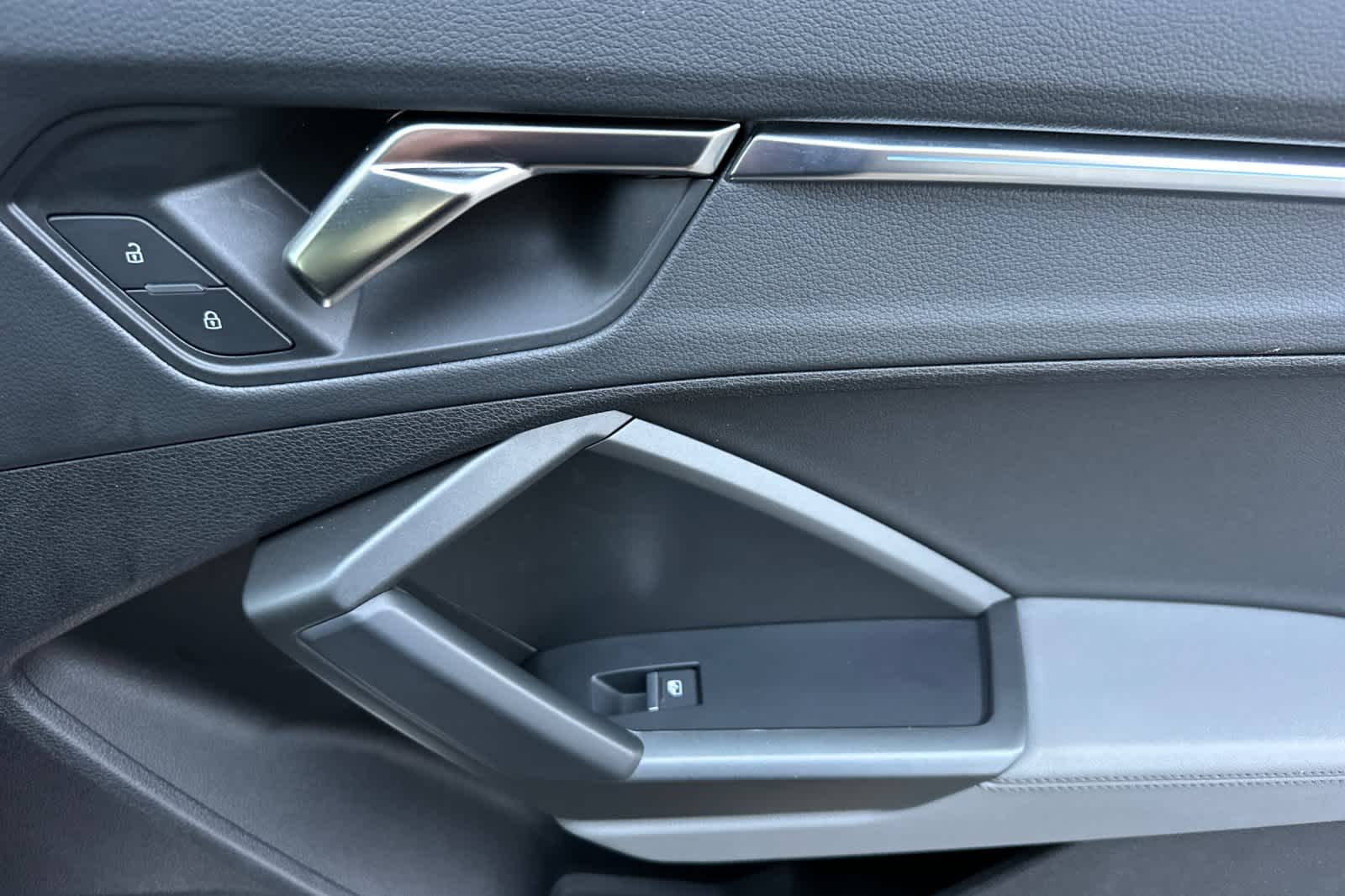 Thumbnail: 2024 Audi Q3 - 19