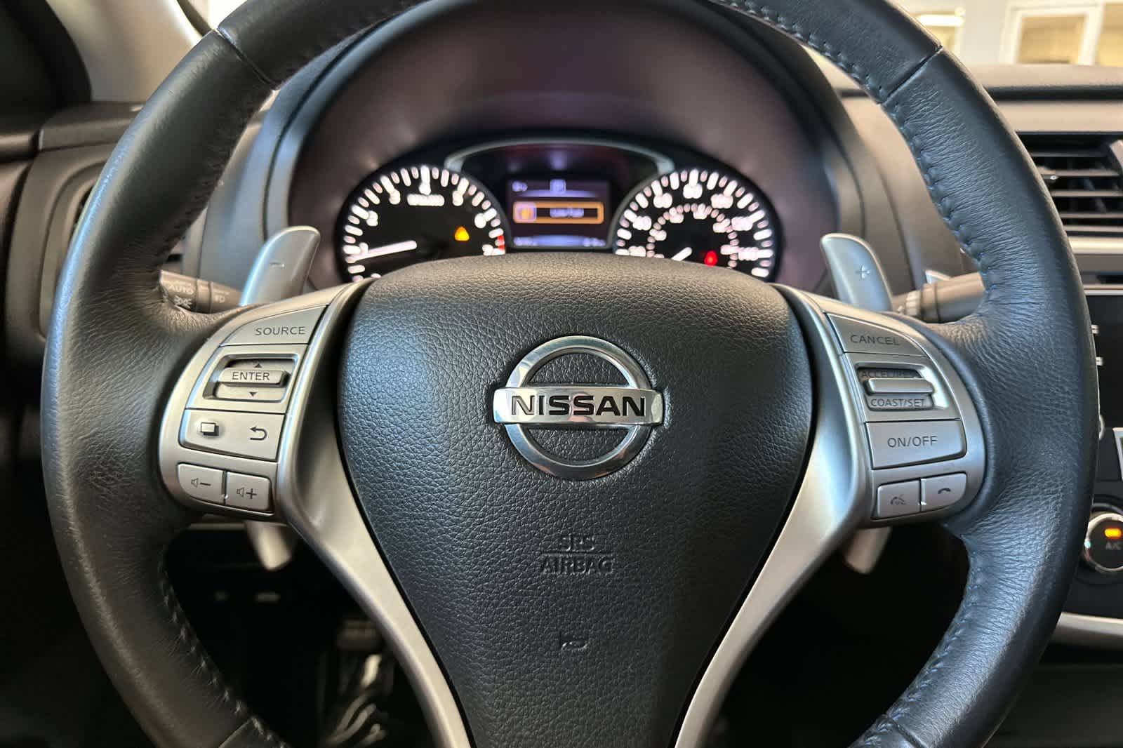 Thumbnail: 2017 Nissan Altima - 23