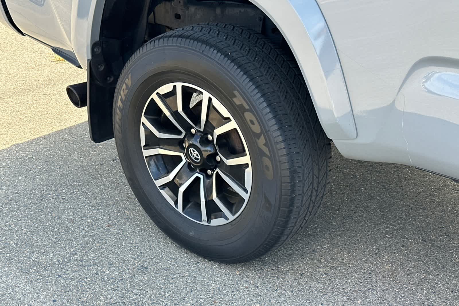 Thumbnail: 2020 Toyota Tacoma - 14