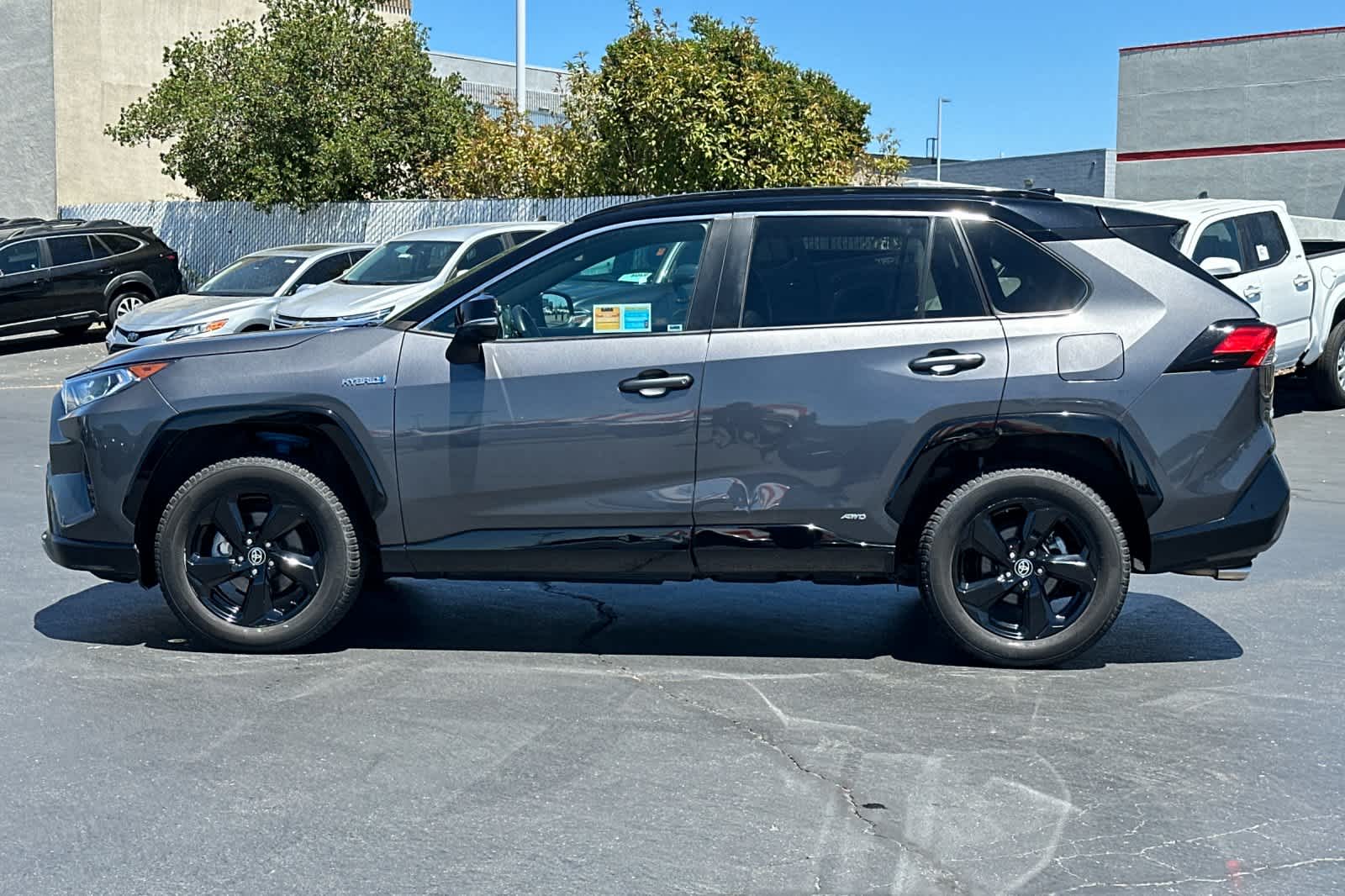 Thumbnail: 2021 Toyota RAV4 - 8