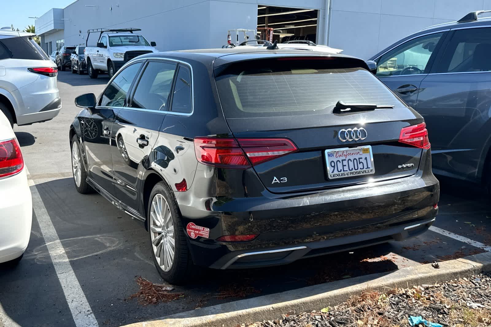 Thumbnail: 2017 Audi A3 e-tron - 4