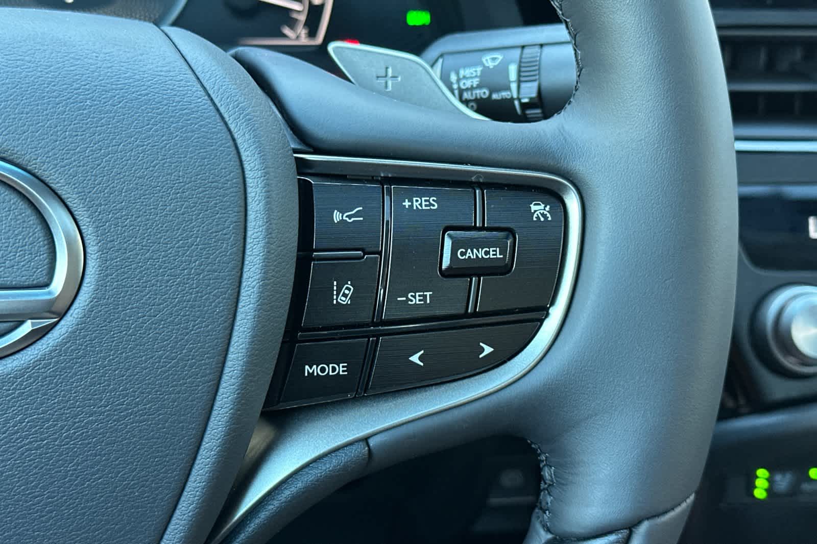 Thumbnail: 2025 Lexus ES - 27