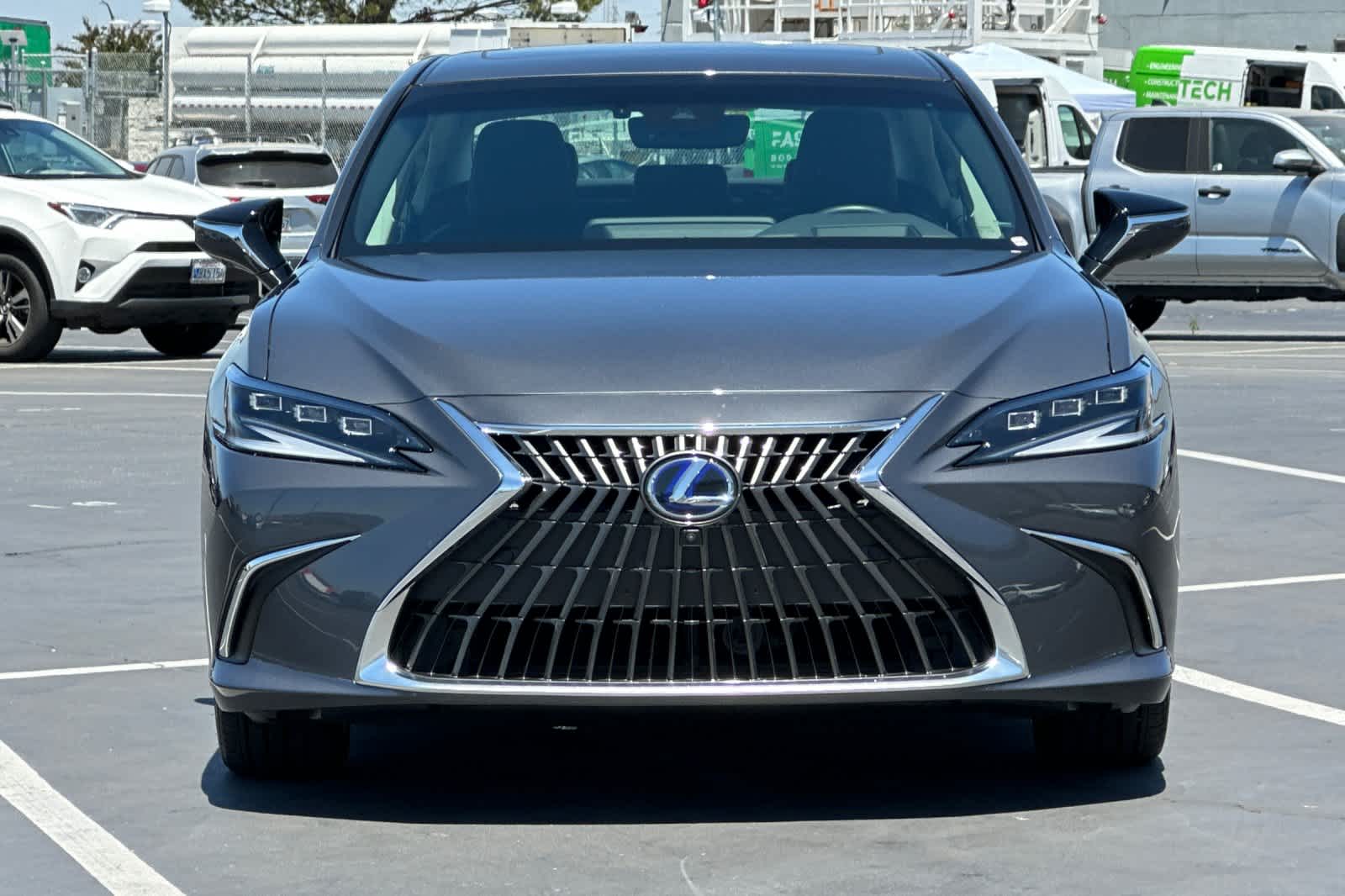 2022 Lexus ES  10