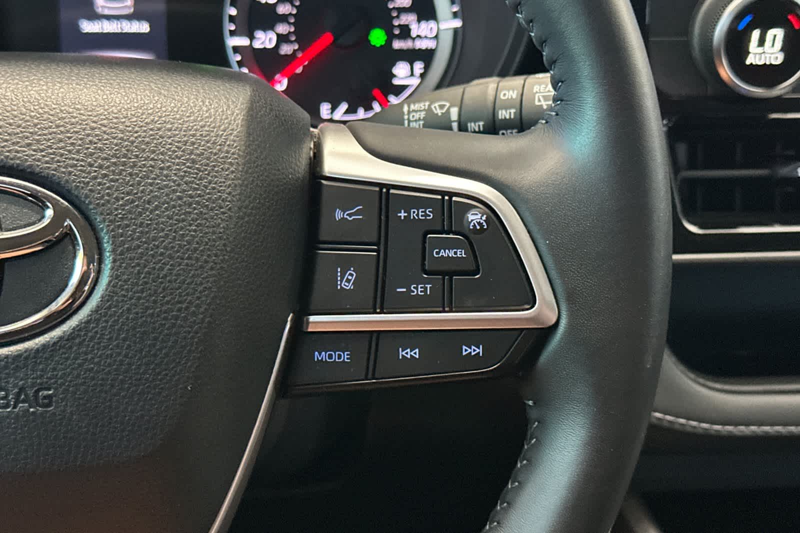 2022 Toyota Highlander LE 27
