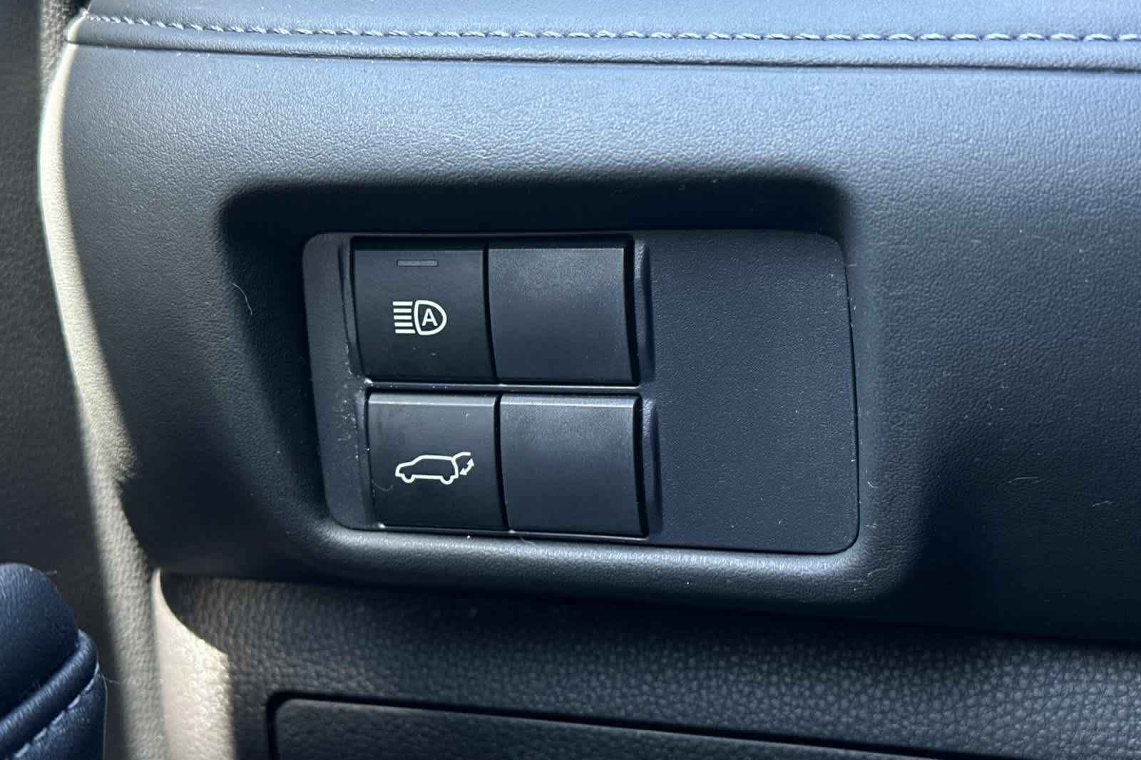 Thumbnail: 2021 Toyota Highlander - 30