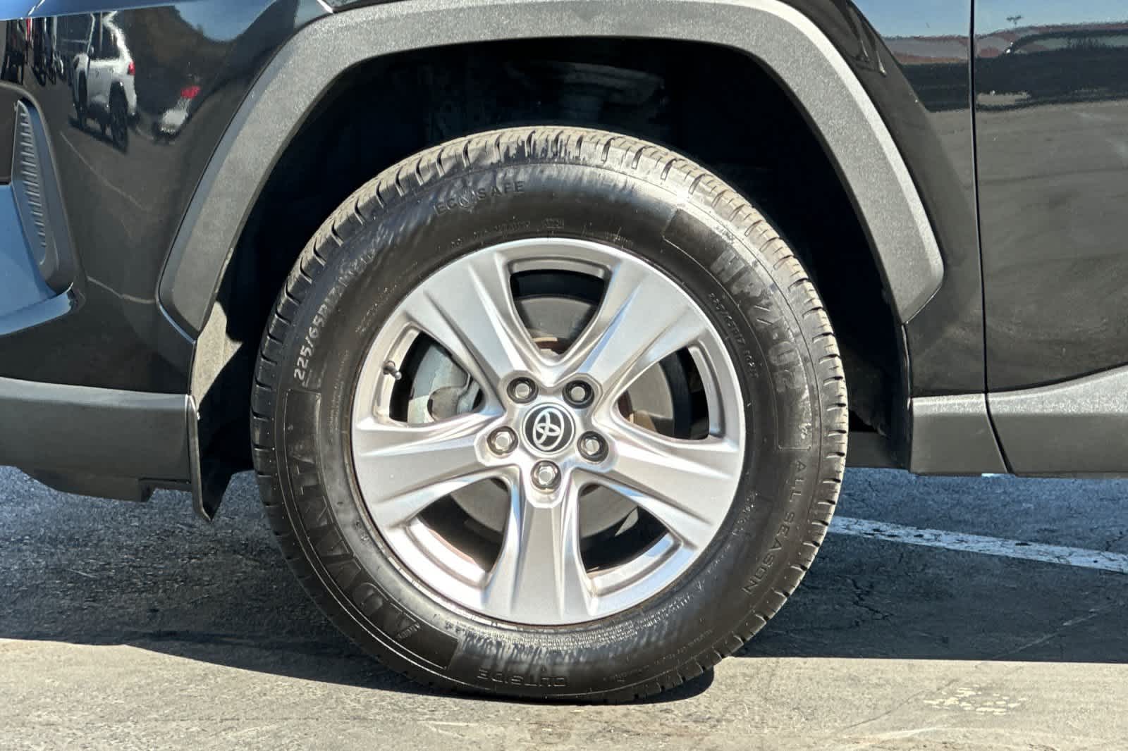 Thumbnail: 2022 Toyota RAV4 - 31