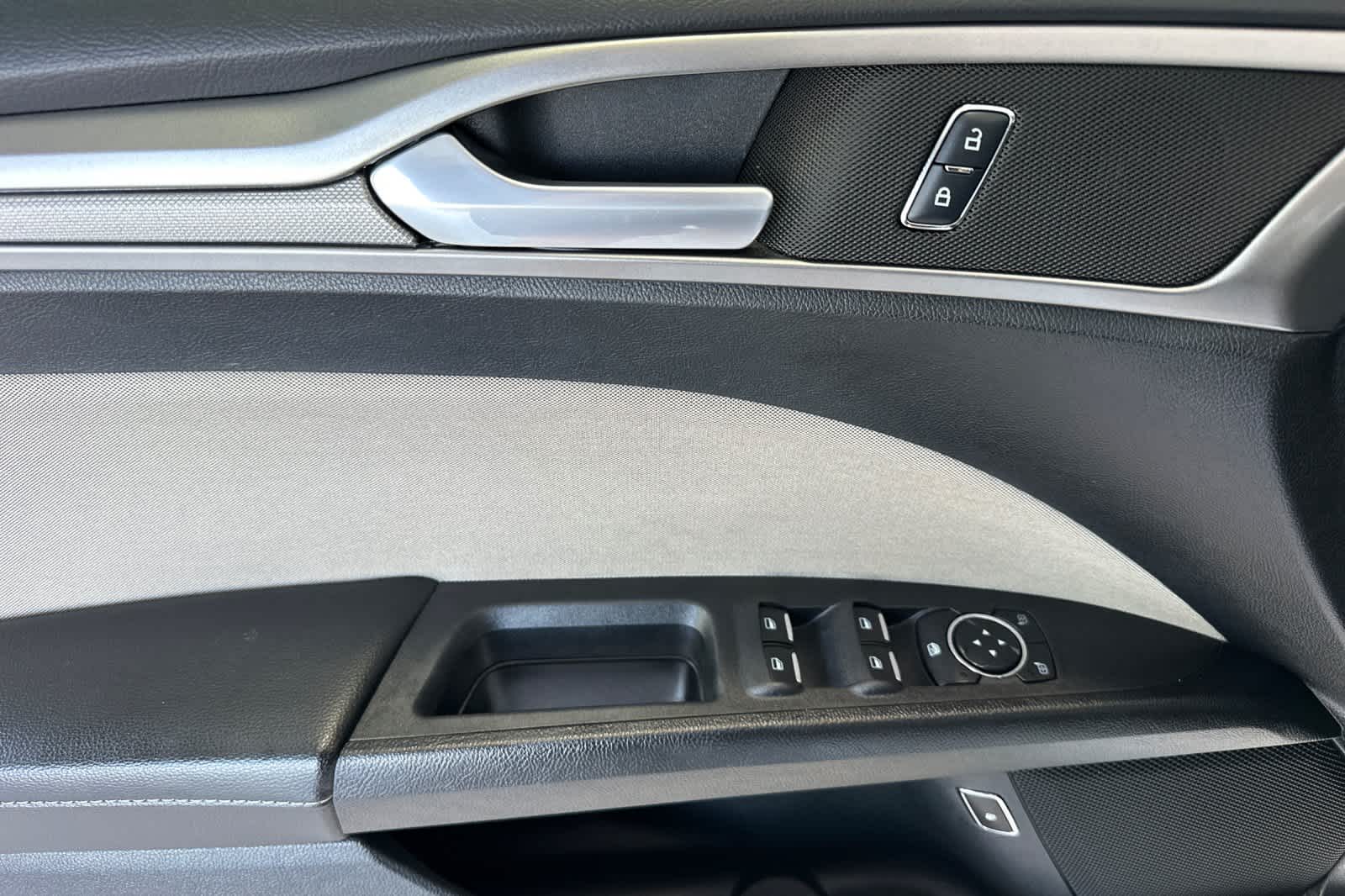 Thumbnail: 2018 Ford Fusion - 12
